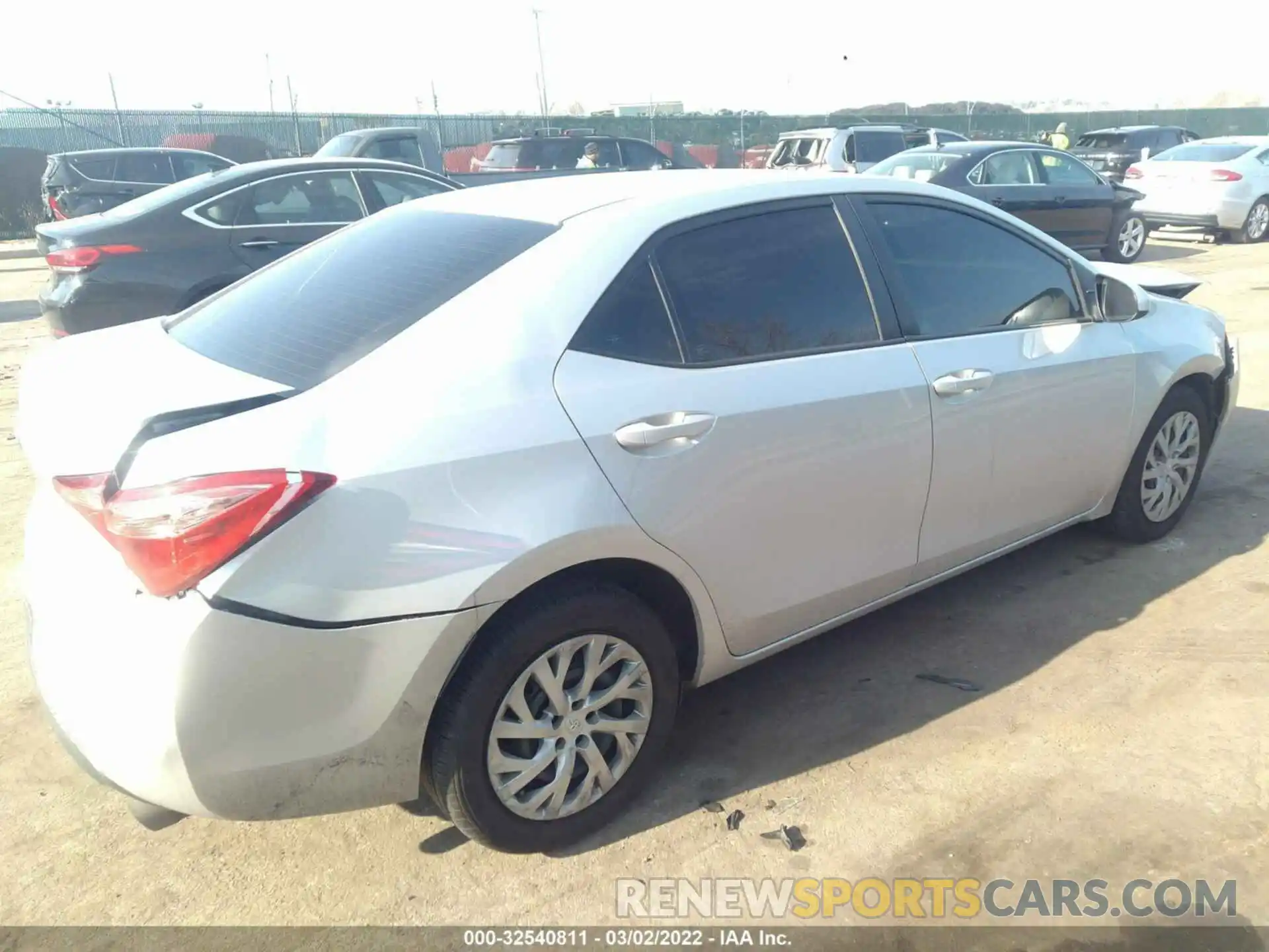 4 Photograph of a damaged car 2T1BURHE0KC193793 TOYOTA COROLLA 2019