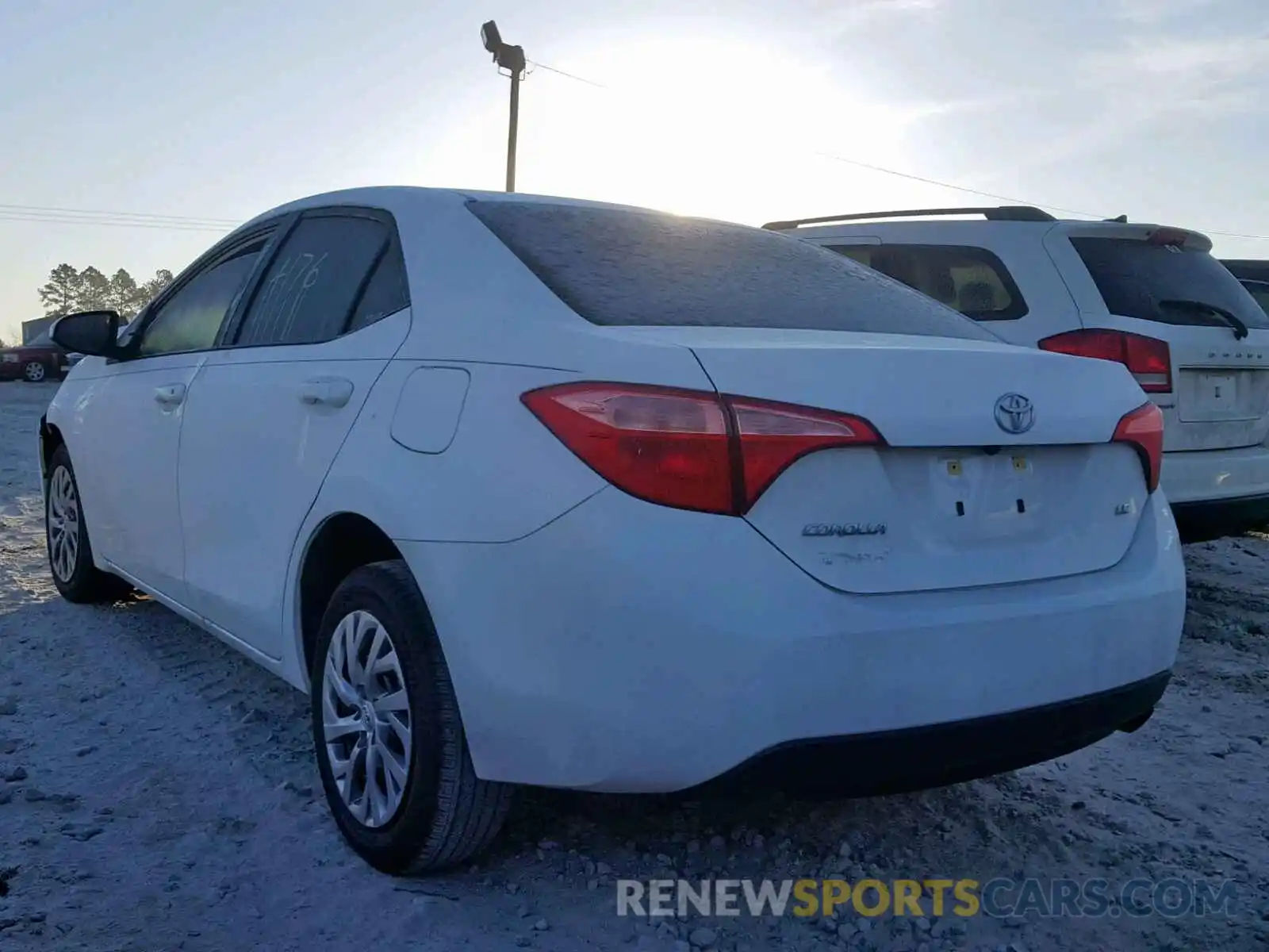 3 Photograph of a damaged car 2T1BURHE0KC193860 TOYOTA COROLLA 2019