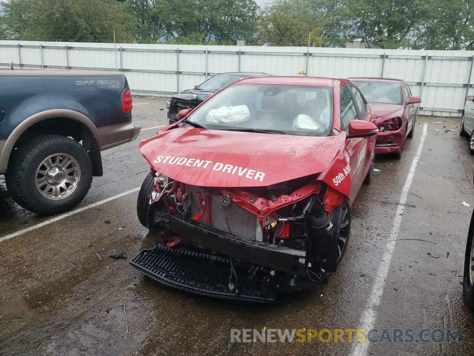 2 Photograph of a damaged car 2T1BURHE0KC194118 TOYOTA COROLLA 2019