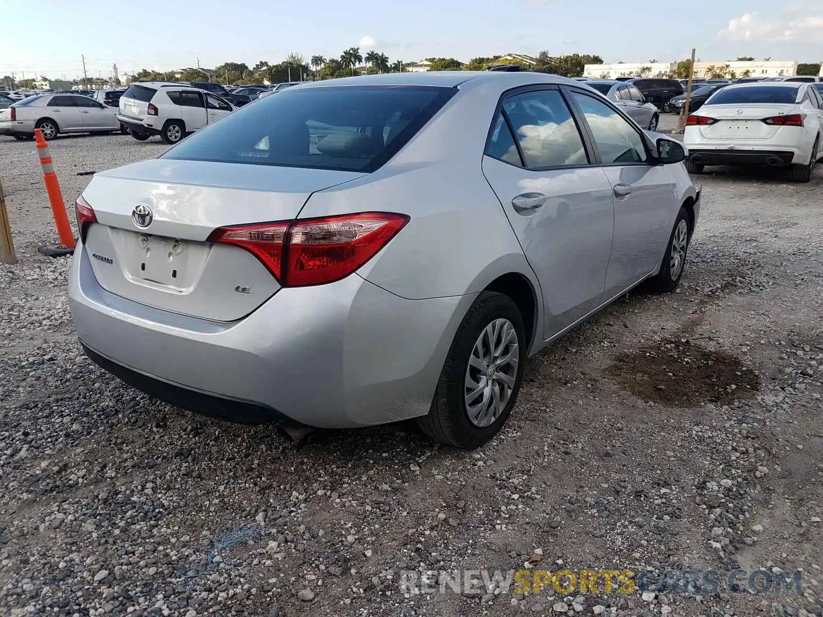 4 Photograph of a damaged car 2T1BURHE0KC194796 TOYOTA COROLLA 2019