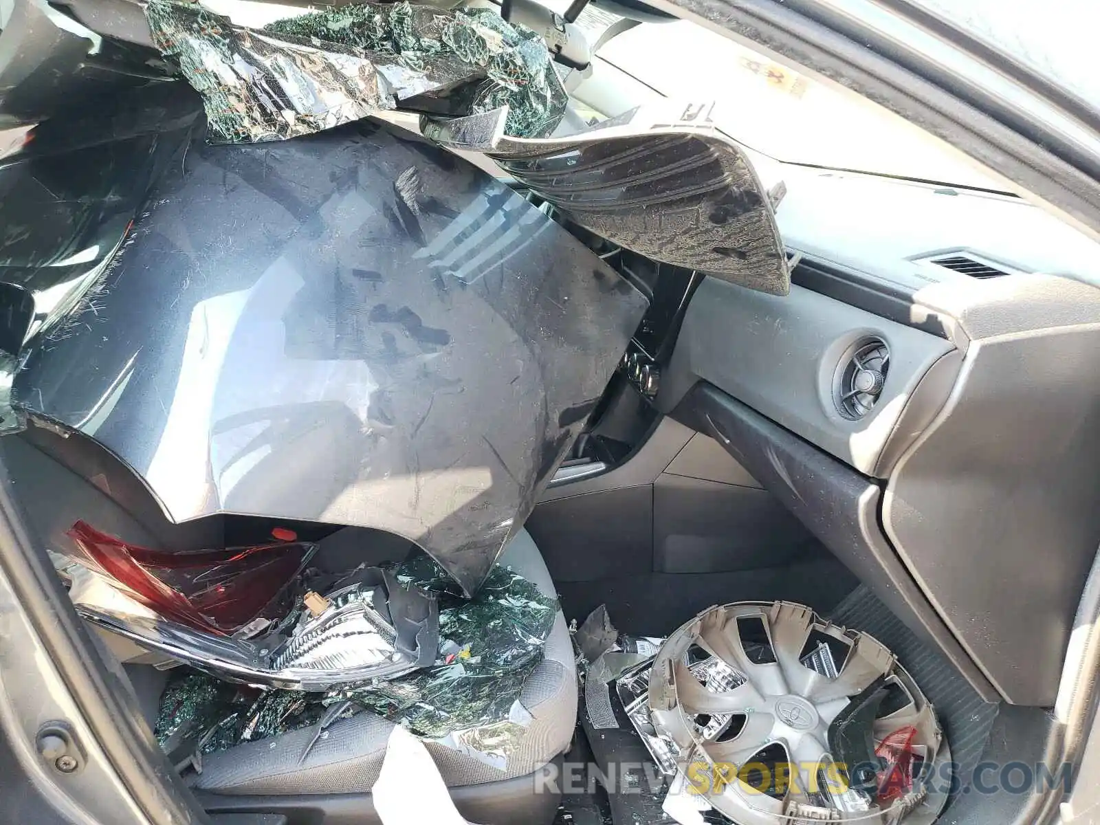 5 Photograph of a damaged car 2T1BURHE0KC195379 TOYOTA COROLLA 2019