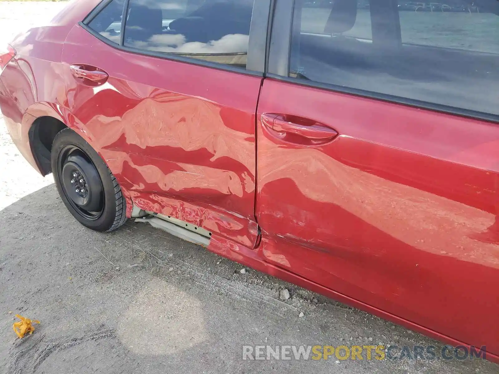 9 Photograph of a damaged car 2T1BURHE0KC195396 TOYOTA COROLLA 2019