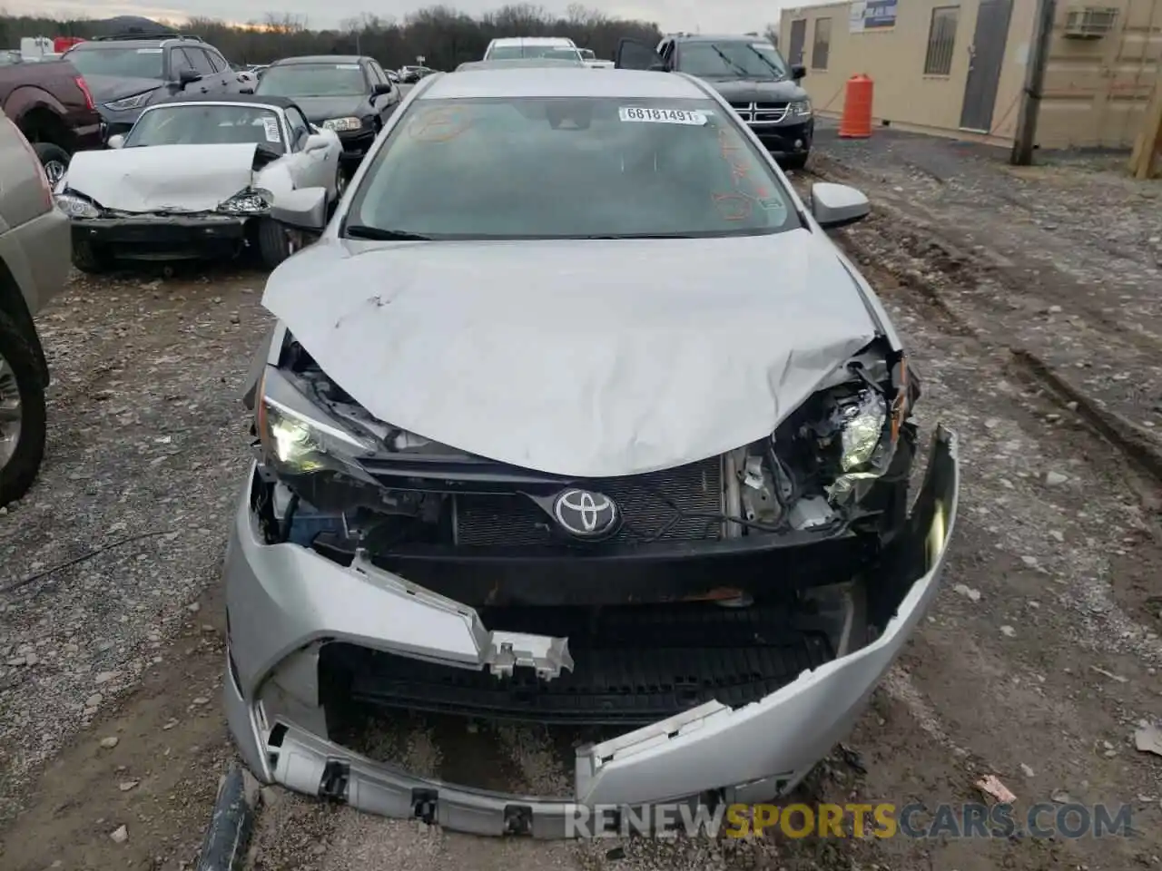 9 Photograph of a damaged car 2T1BURHE0KC196239 TOYOTA COROLLA 2019