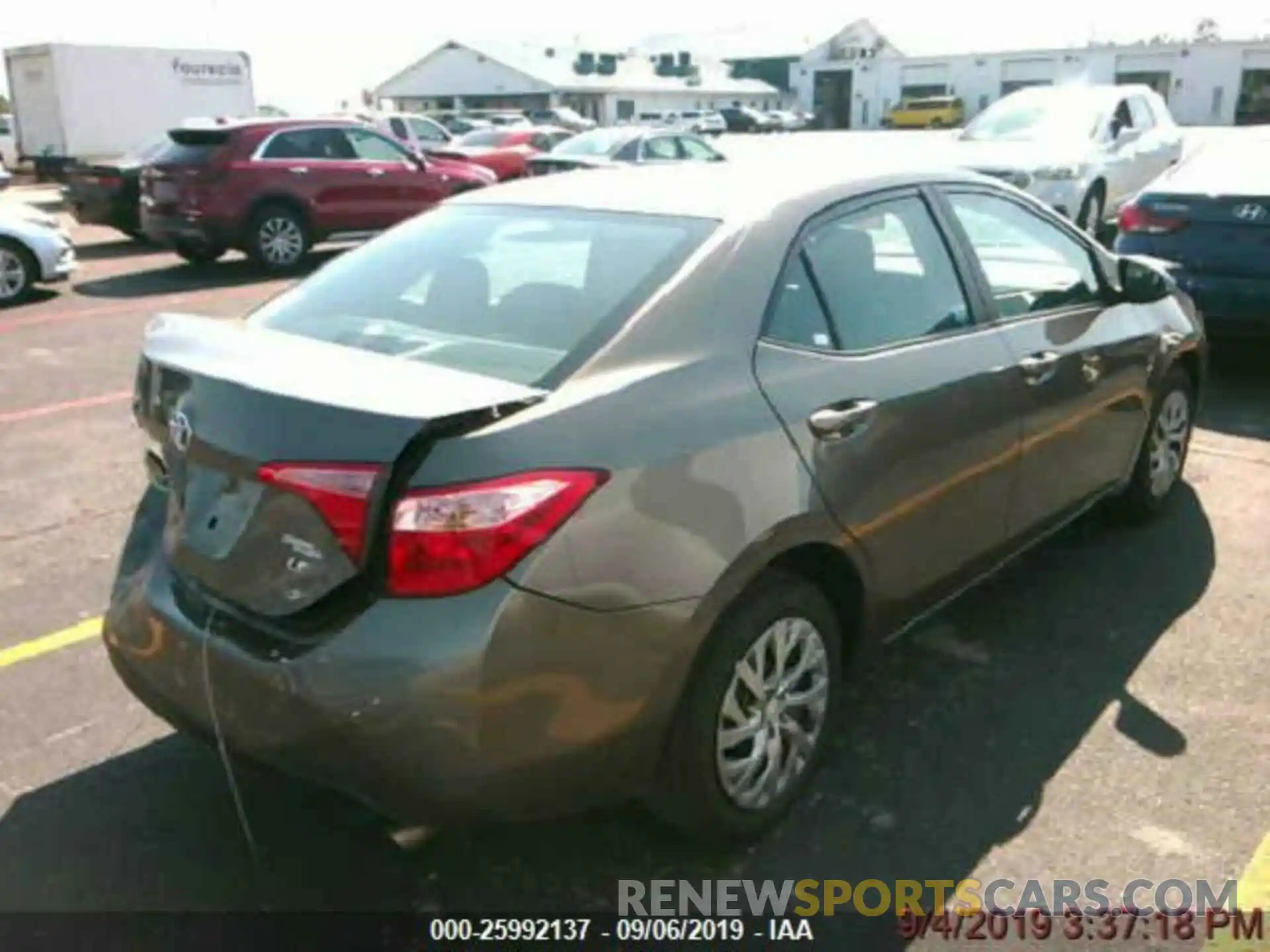 2 Photograph of a damaged car 2T1BURHE0KC198394 TOYOTA COROLLA 2019