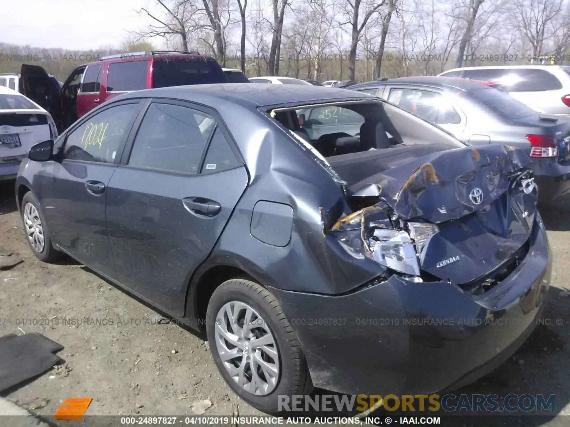 3 Photograph of a damaged car 2T1BURHE0KC198606 TOYOTA COROLLA 2019