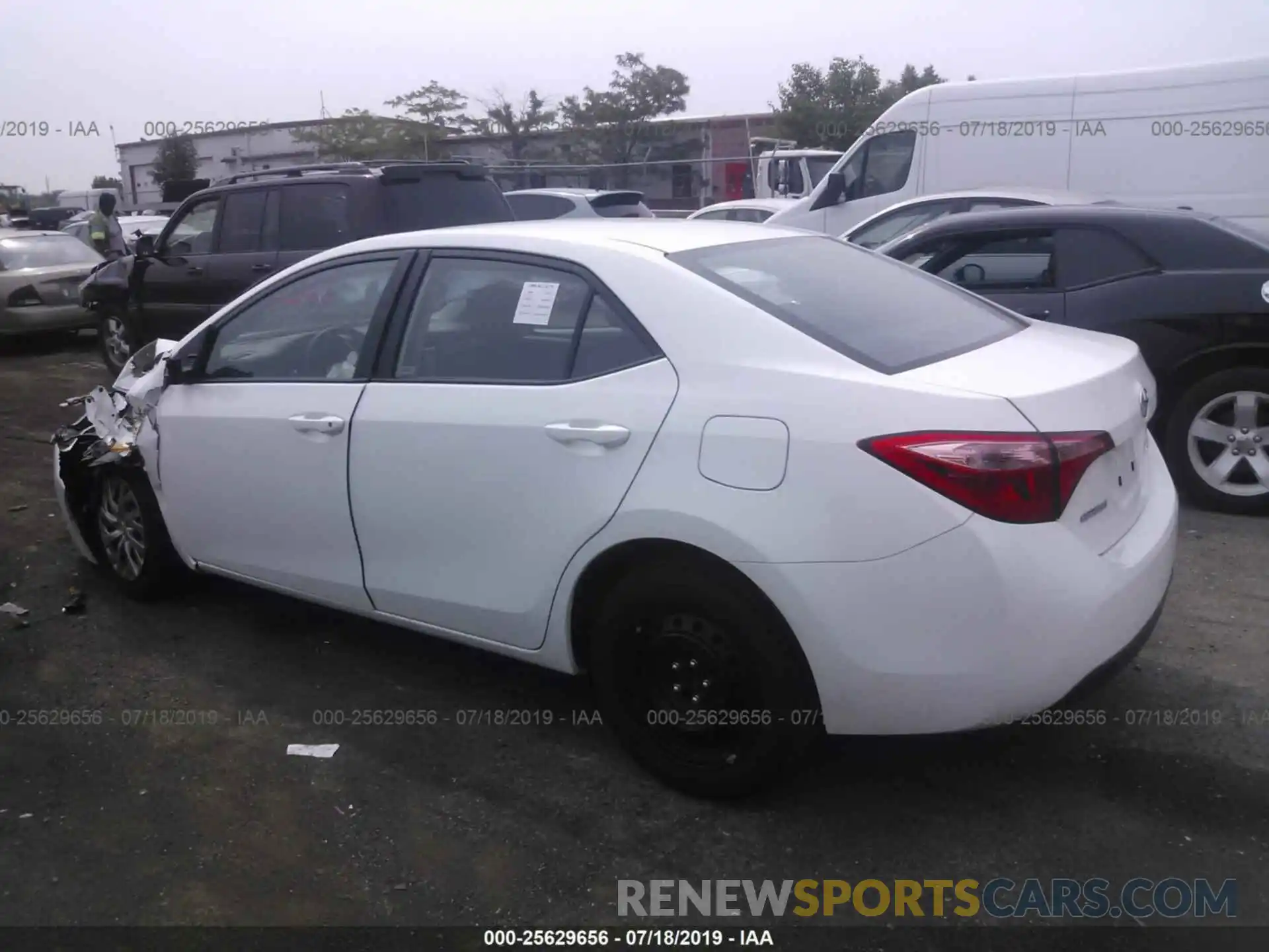 3 Photograph of a damaged car 2T1BURHE0KC199366 TOYOTA COROLLA 2019