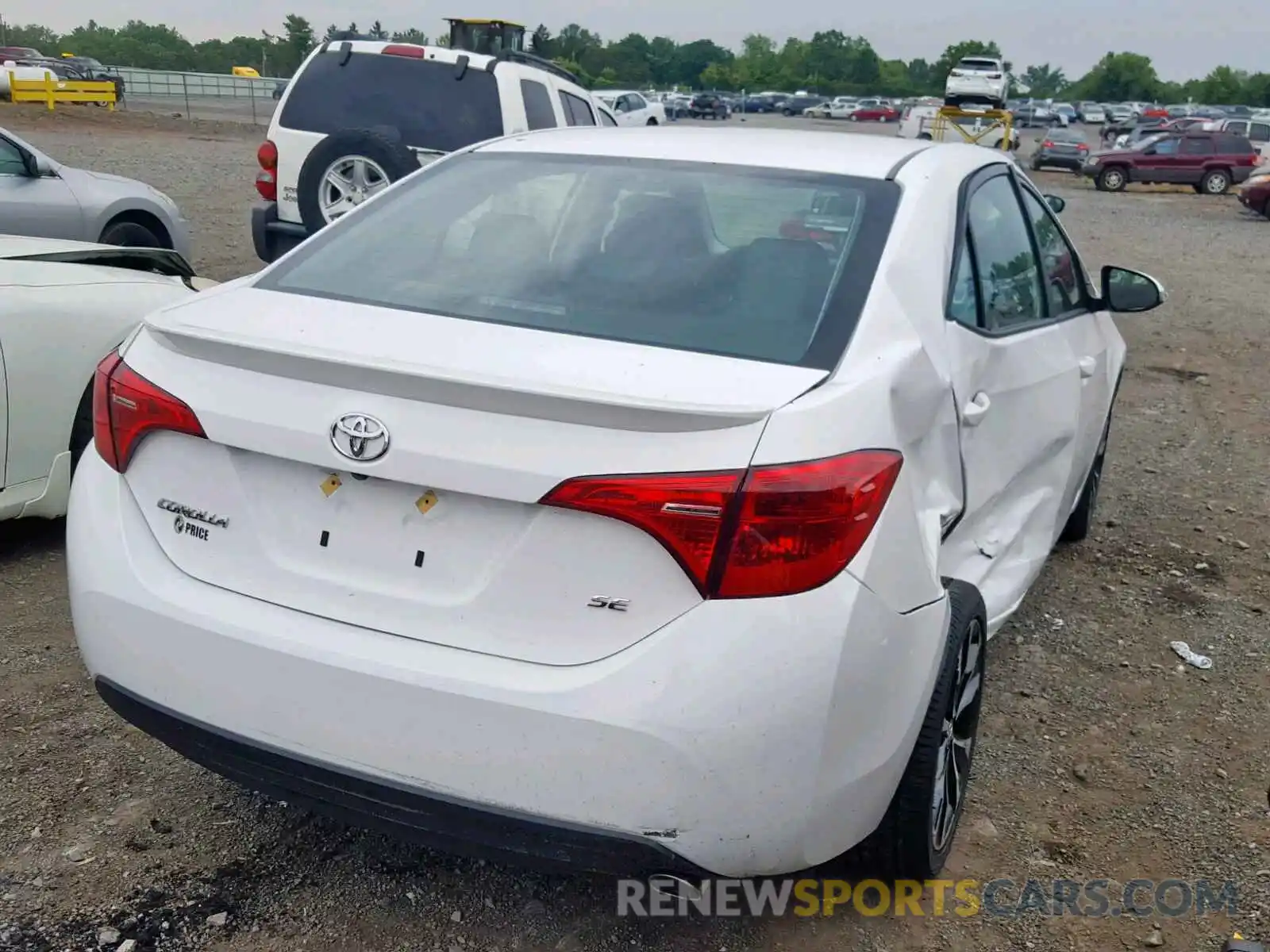 4 Photograph of a damaged car 2T1BURHE0KC199495 TOYOTA COROLLA 2019