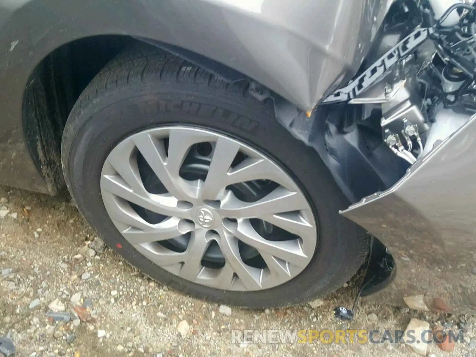 9 Photograph of a damaged car 2T1BURHE0KC200130 TOYOTA COROLLA 2019