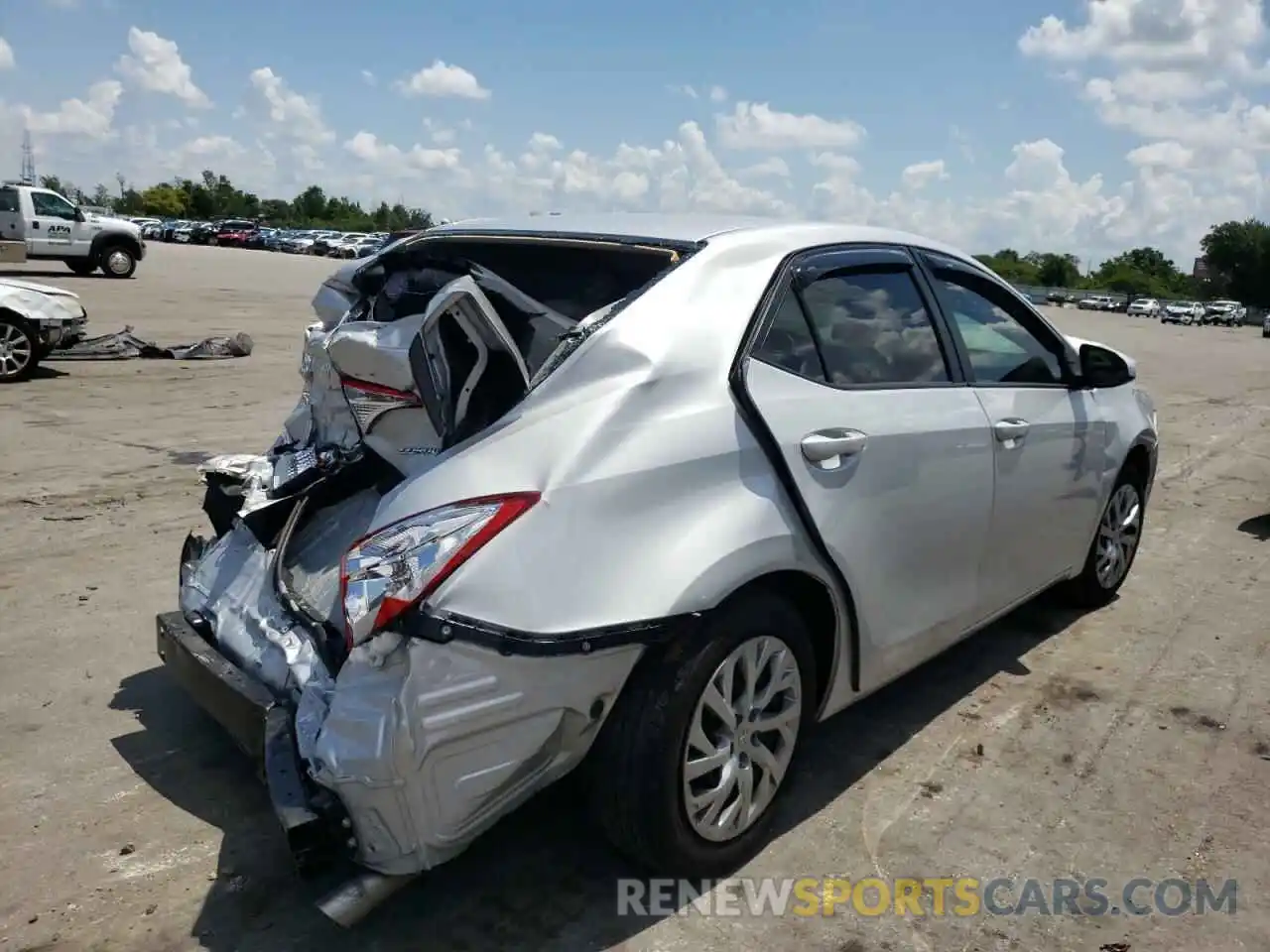 4 Photograph of a damaged car 2T1BURHE0KC200354 TOYOTA COROLLA 2019