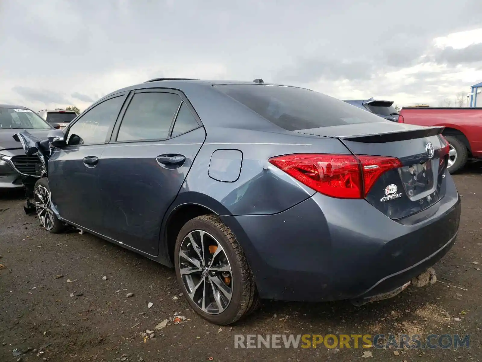 3 Photograph of a damaged car 2T1BURHE0KC202833 TOYOTA COROLLA 2019