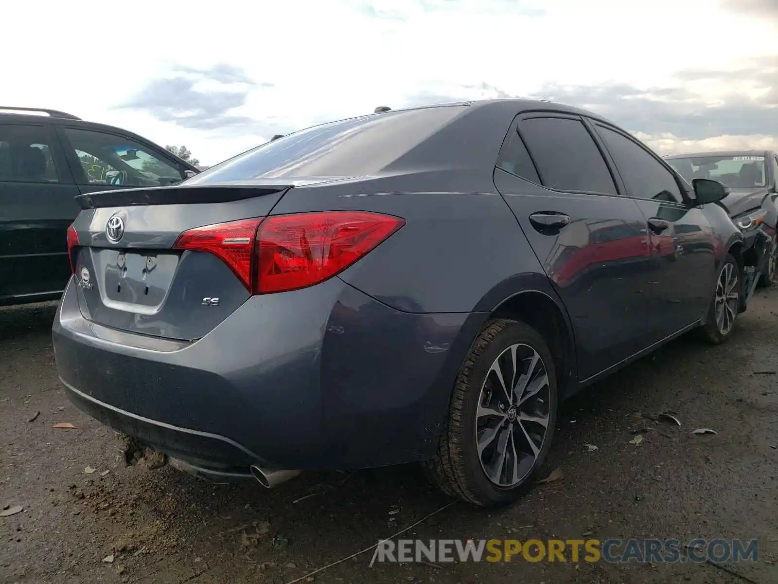 4 Photograph of a damaged car 2T1BURHE0KC202833 TOYOTA COROLLA 2019