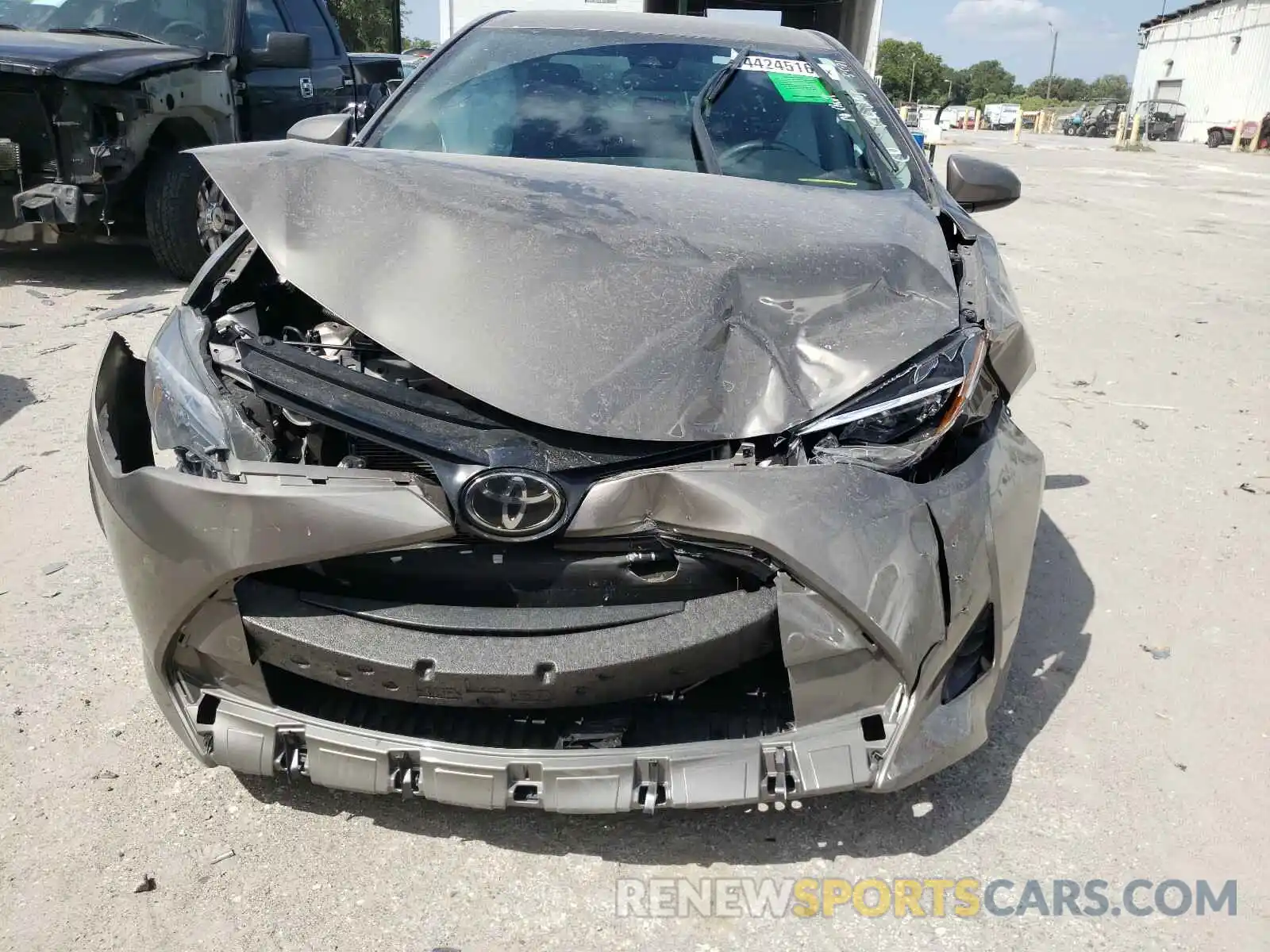 9 Photograph of a damaged car 2T1BURHE0KC203304 TOYOTA COROLLA 2019