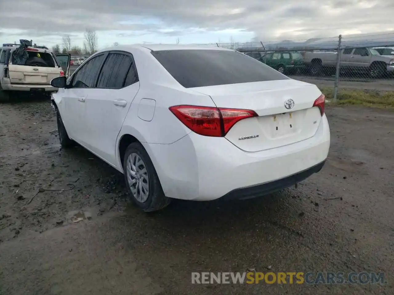 3 Photograph of a damaged car 2T1BURHE0KC203593 TOYOTA COROLLA 2019