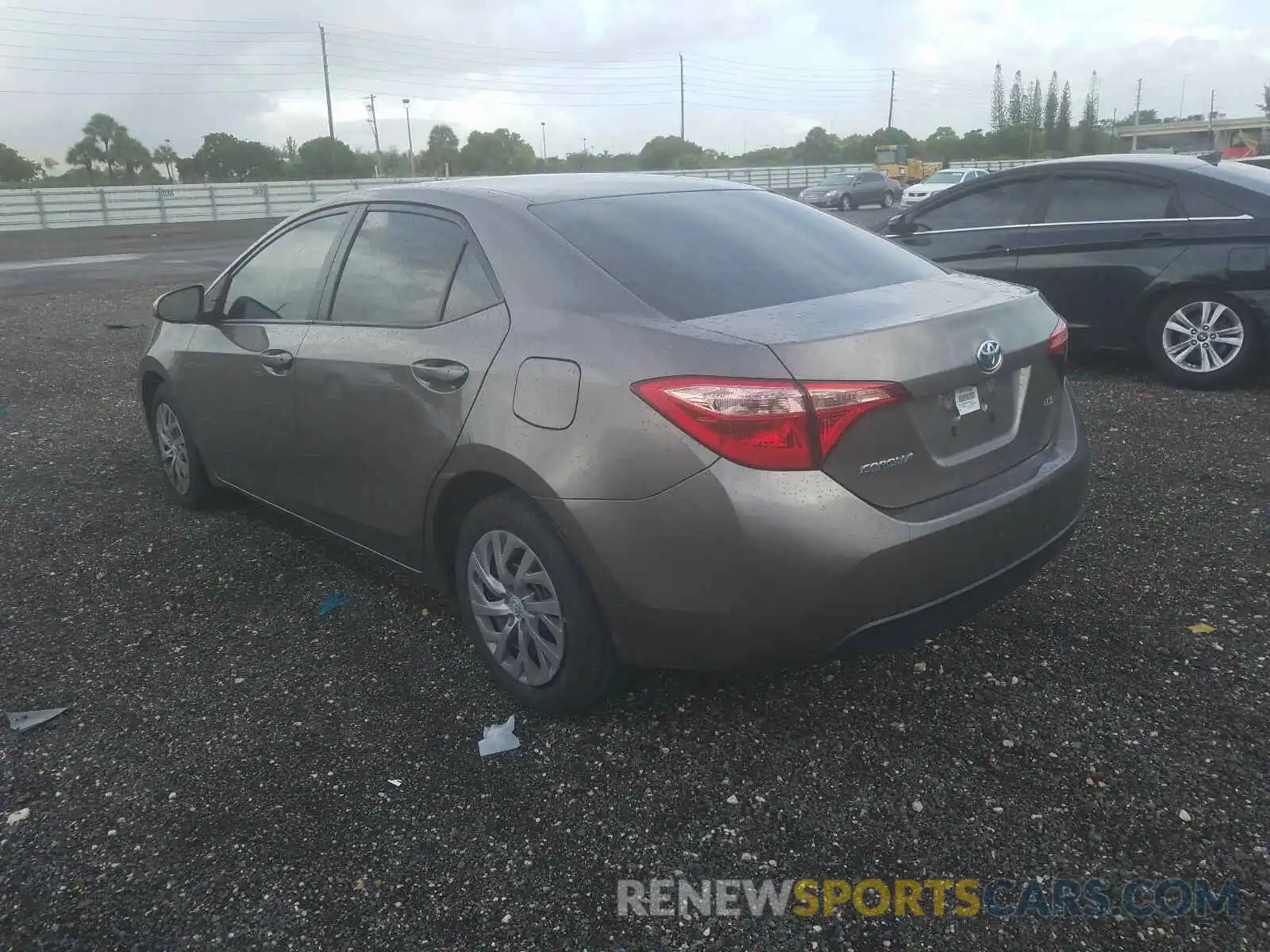 3 Photograph of a damaged car 2T1BURHE0KC204131 TOYOTA COROLLA 2019