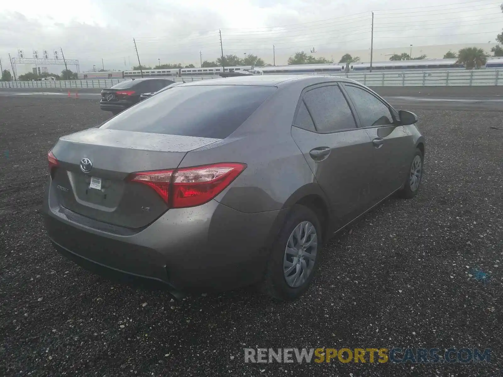 4 Photograph of a damaged car 2T1BURHE0KC204131 TOYOTA COROLLA 2019