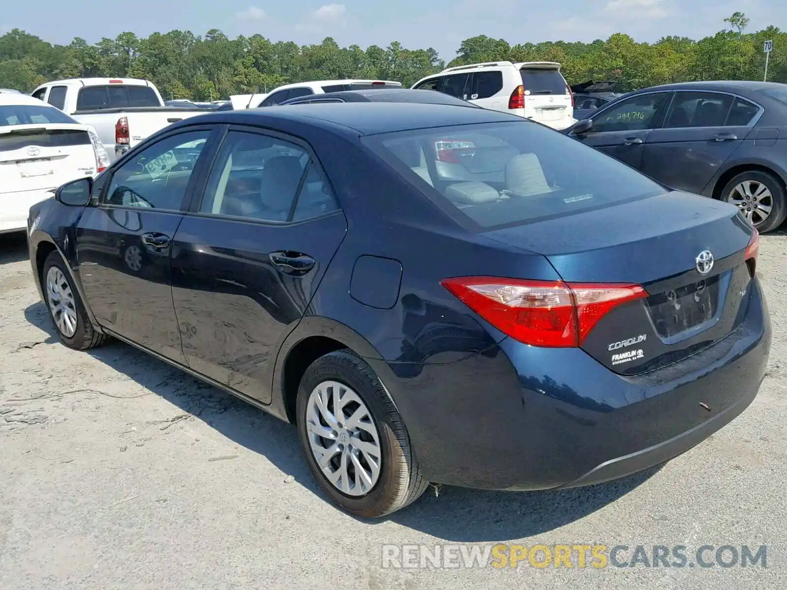 3 Photograph of a damaged car 2T1BURHE0KC206221 TOYOTA COROLLA 2019