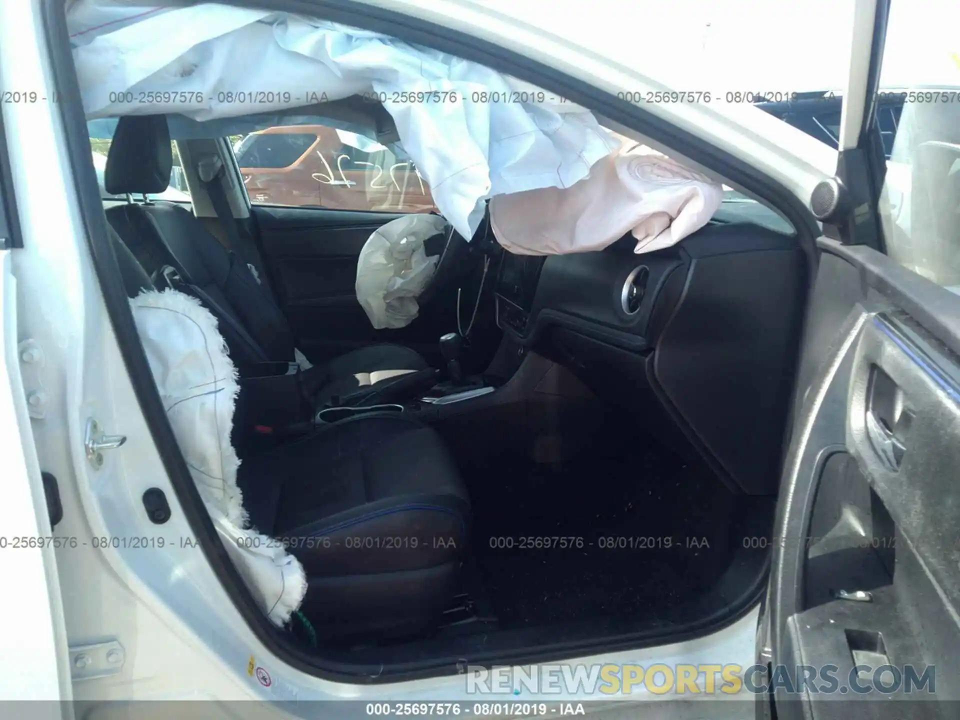 5 Photograph of a damaged car 2T1BURHE0KC206378 TOYOTA COROLLA 2019