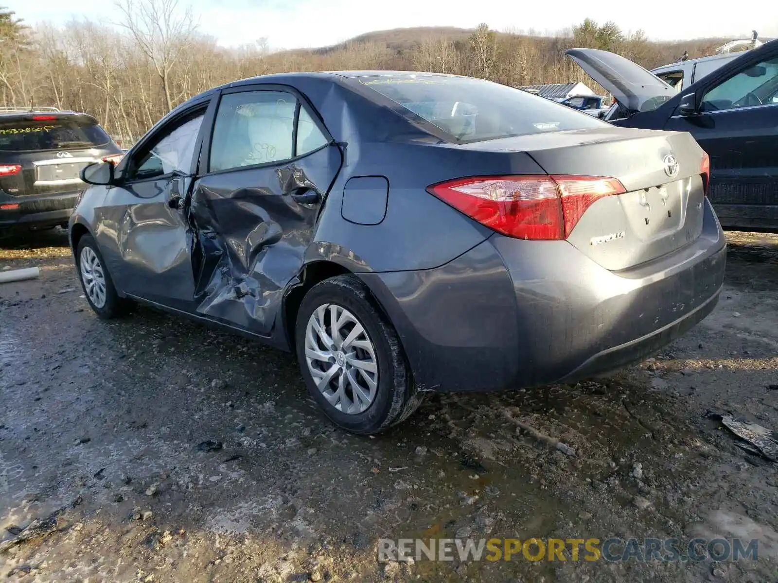 3 Photograph of a damaged car 2T1BURHE0KC208194 TOYOTA COROLLA 2019