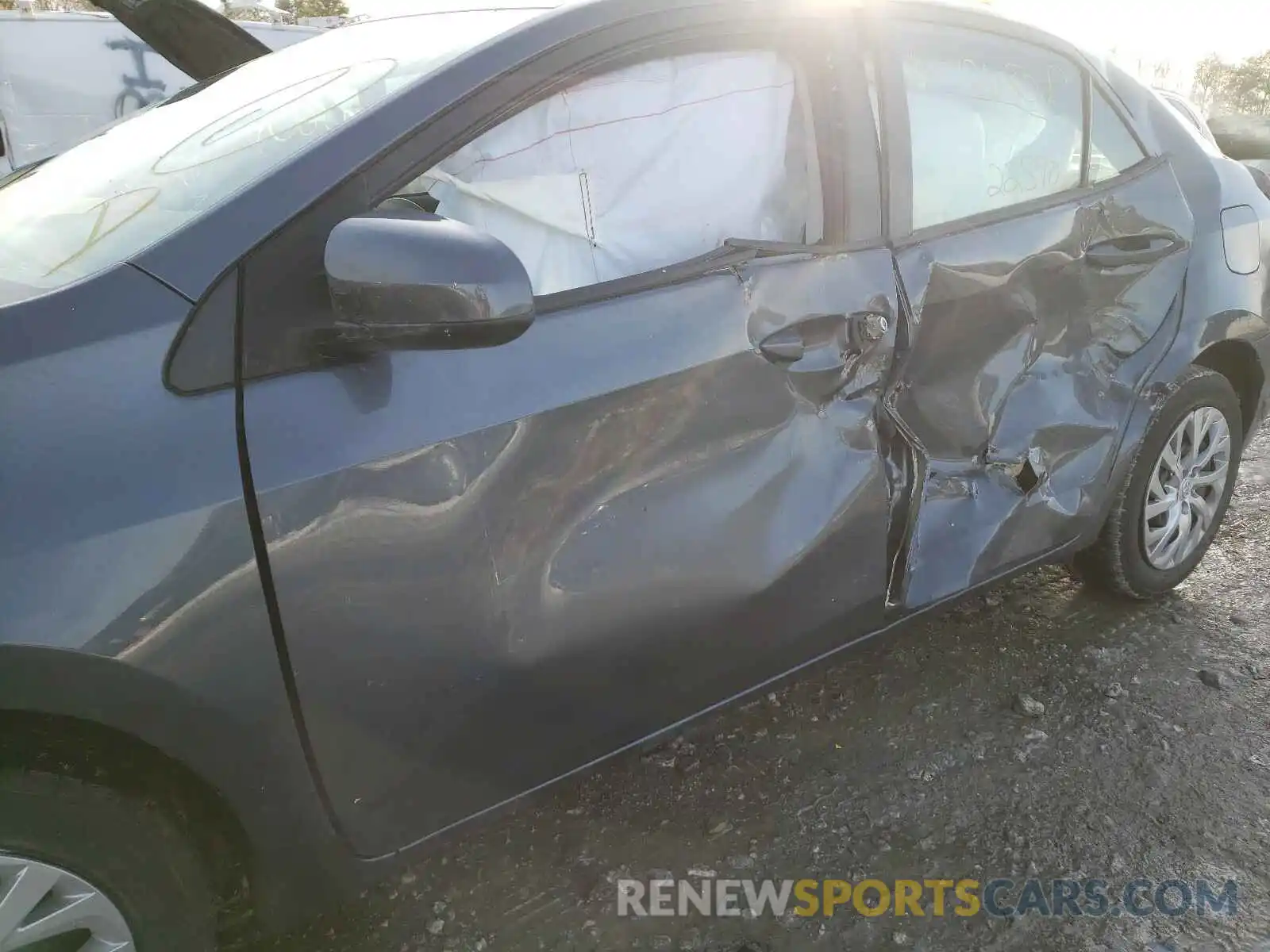 9 Photograph of a damaged car 2T1BURHE0KC208194 TOYOTA COROLLA 2019