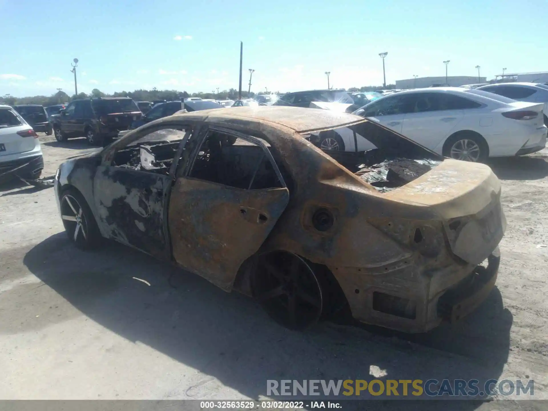 3 Photograph of a damaged car 2T1BURHE0KC210771 TOYOTA COROLLA 2019