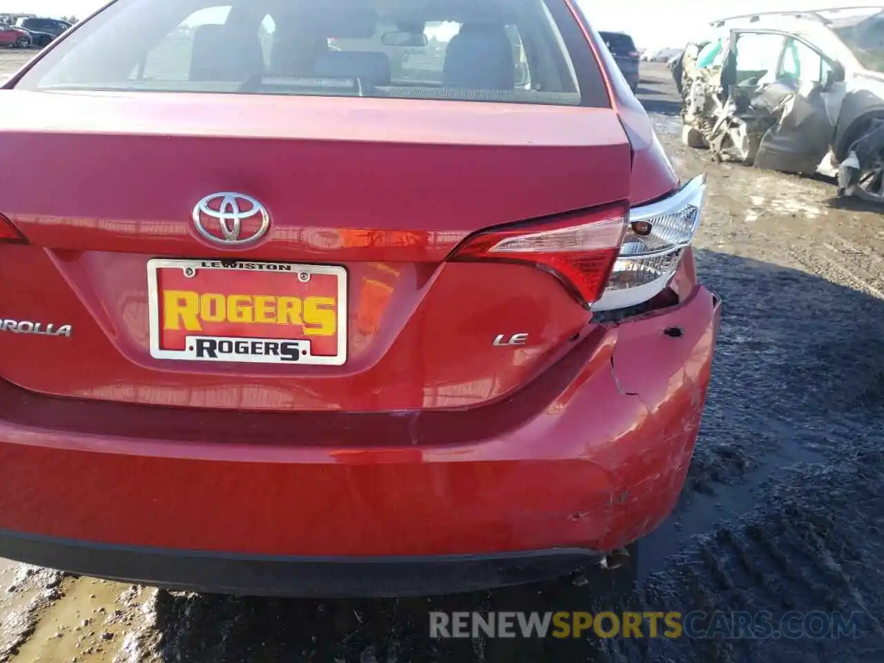 10 Photograph of a damaged car 2T1BURHE0KC210933 TOYOTA COROLLA 2019