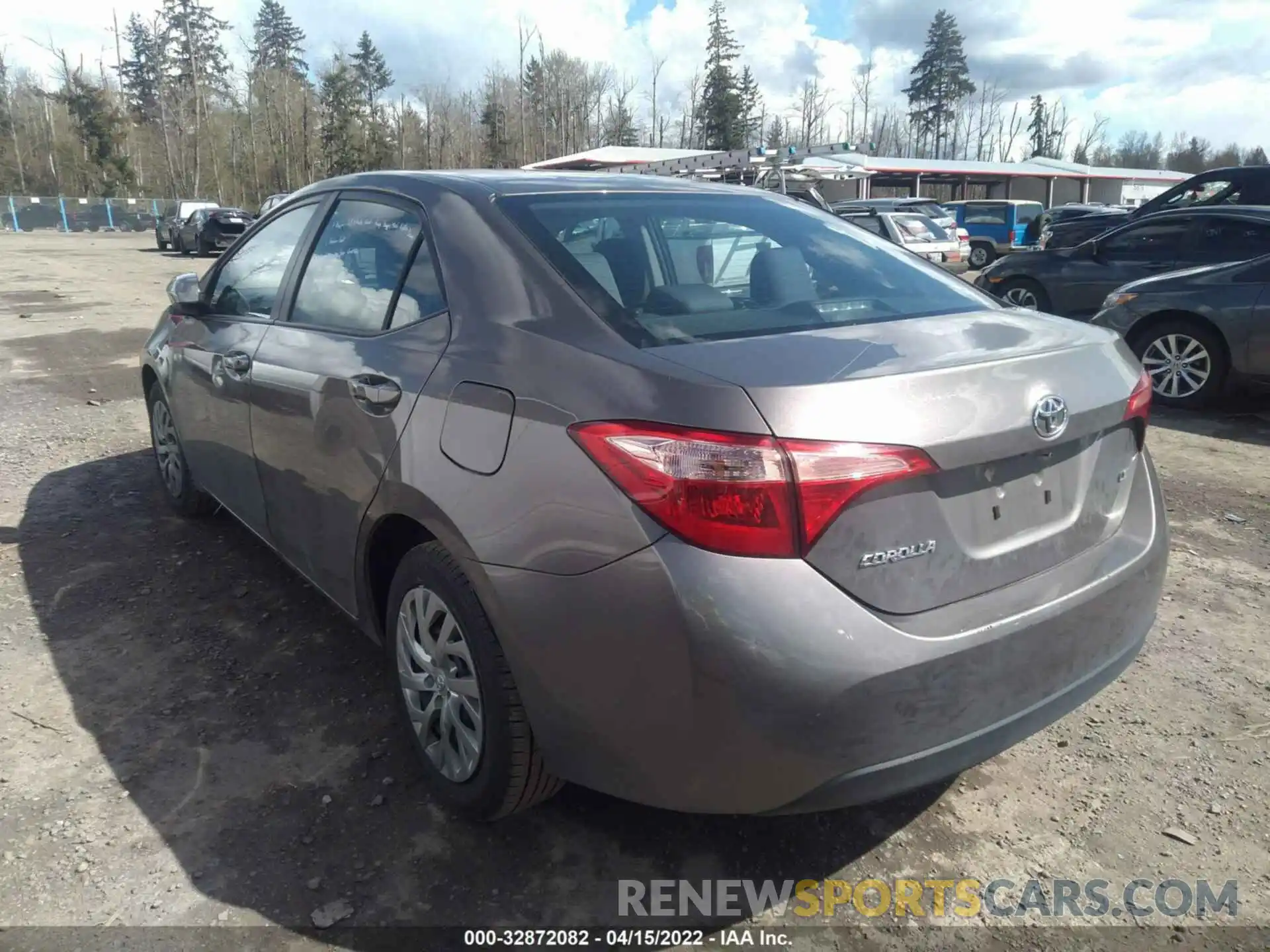 3 Photograph of a damaged car 2T1BURHE0KC211502 TOYOTA COROLLA 2019