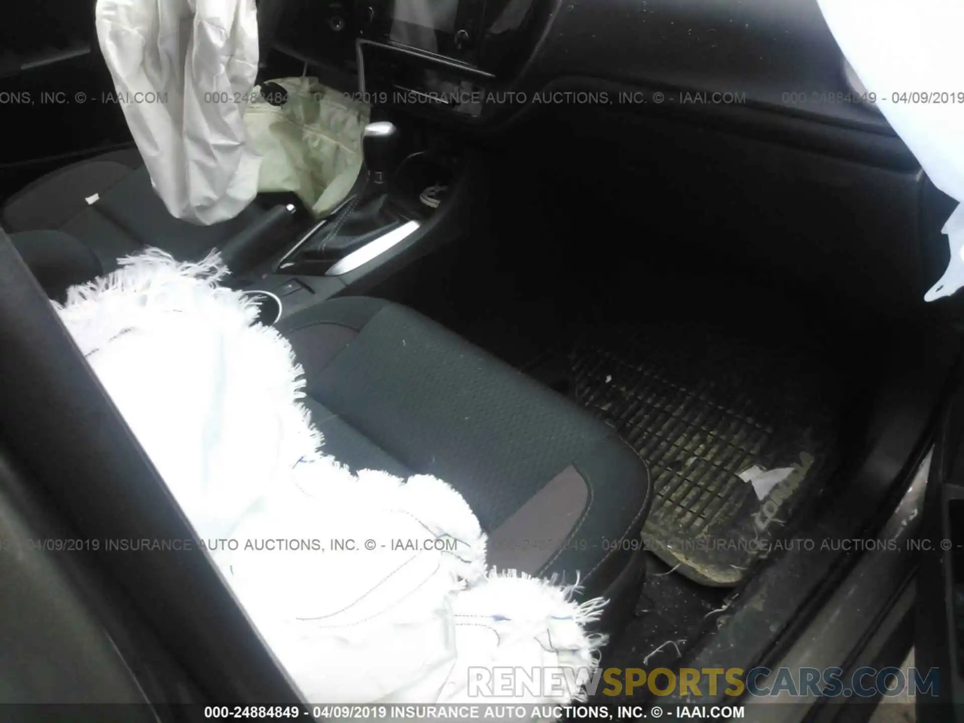 5 Photograph of a damaged car 2T1BURHE0KC211855 TOYOTA COROLLA 2019