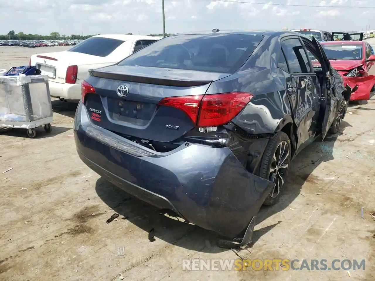 4 Photograph of a damaged car 2T1BURHE0KC211869 TOYOTA COROLLA 2019