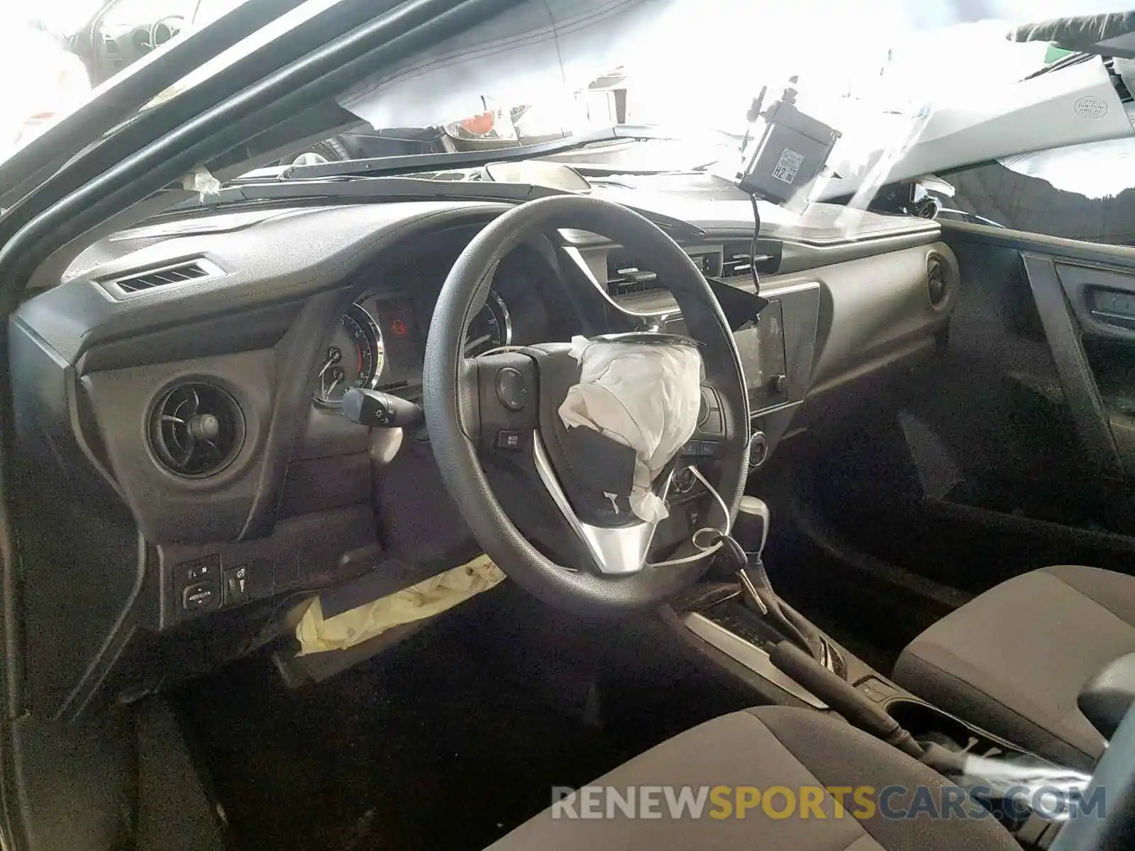 9 Photograph of a damaged car 2T1BURHE0KC213167 TOYOTA COROLLA 2019