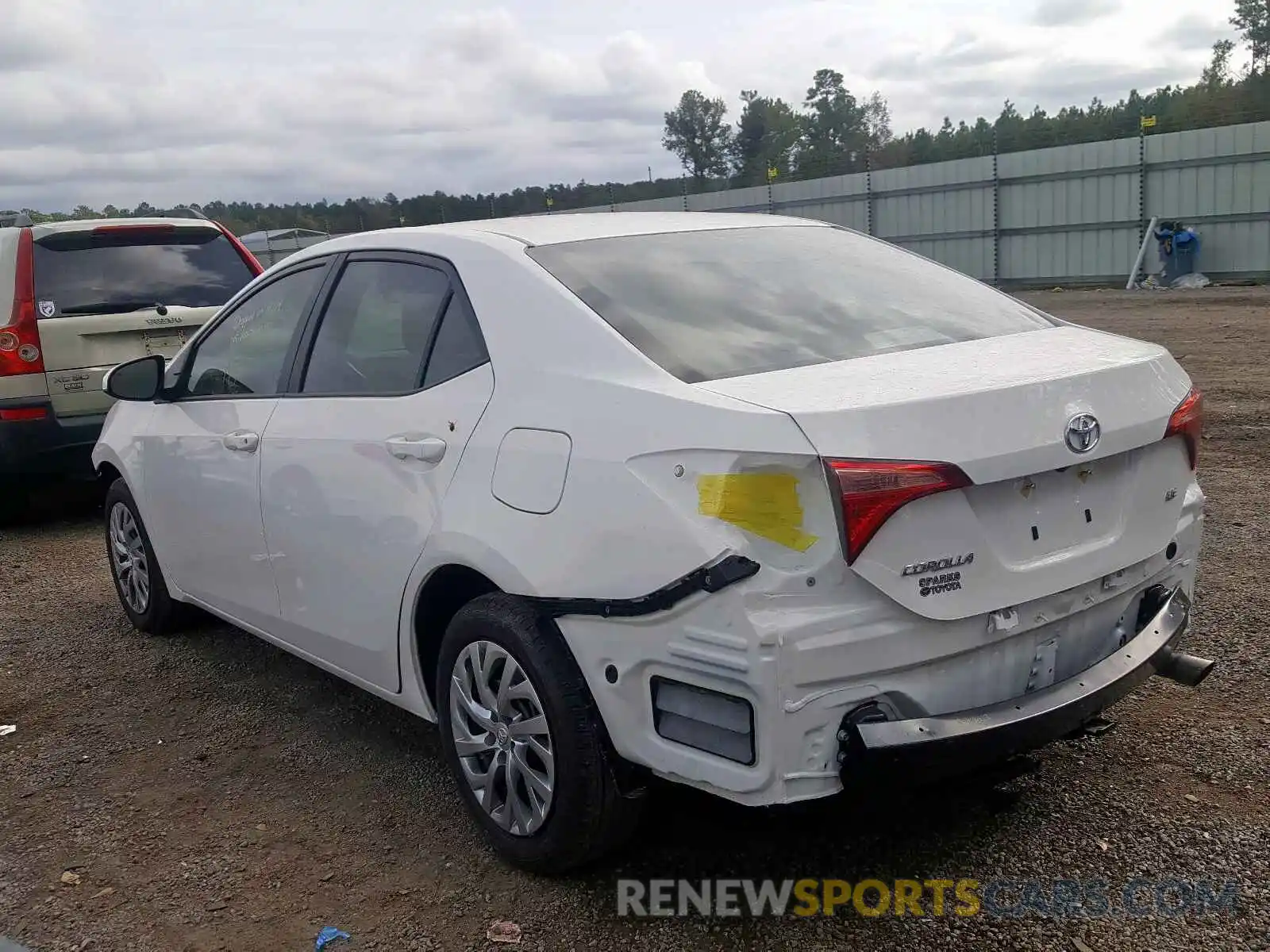 3 Photograph of a damaged car 2T1BURHE0KC214755 TOYOTA COROLLA 2019