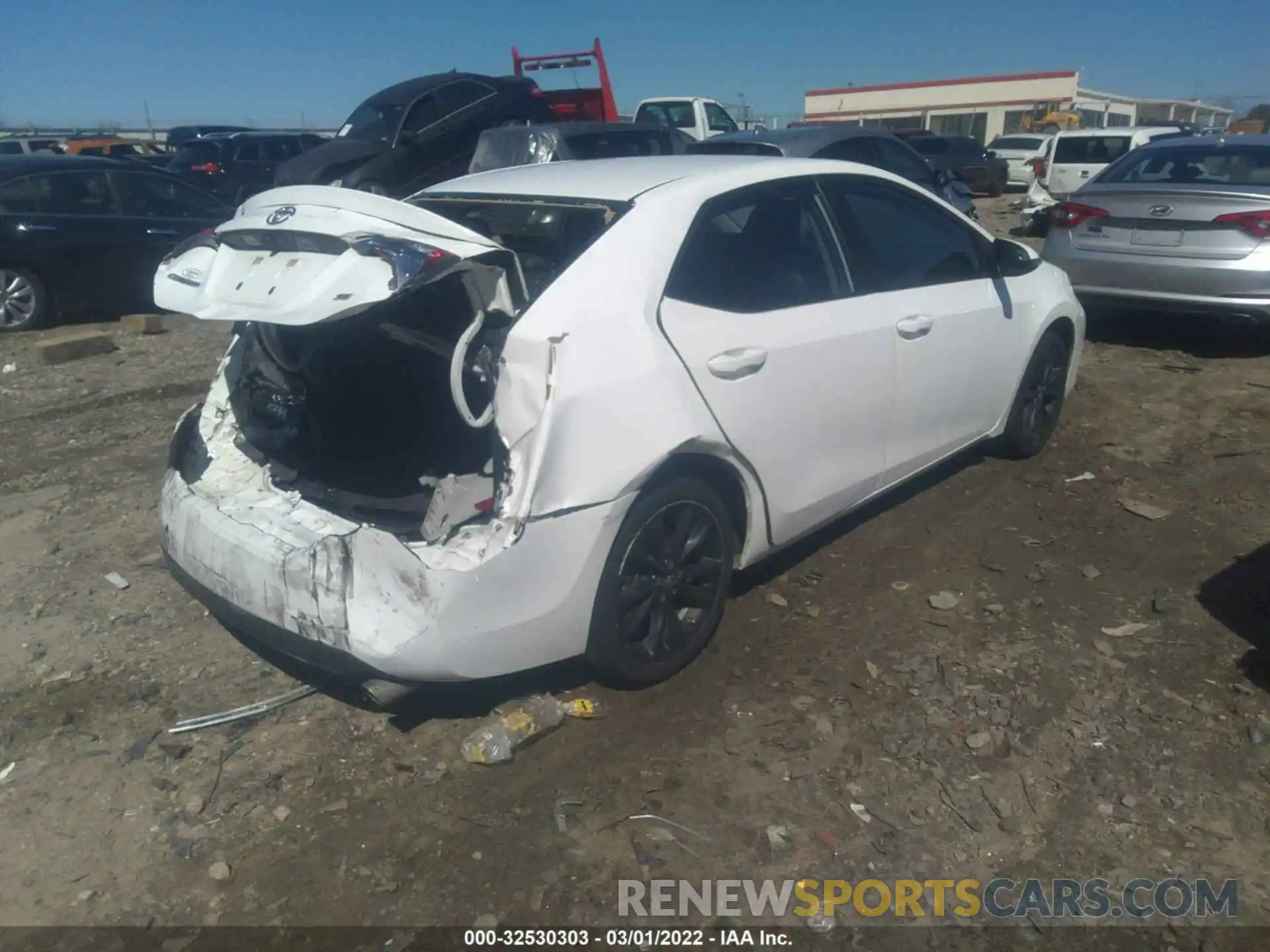 4 Photograph of a damaged car 2T1BURHE0KC215243 TOYOTA COROLLA 2019