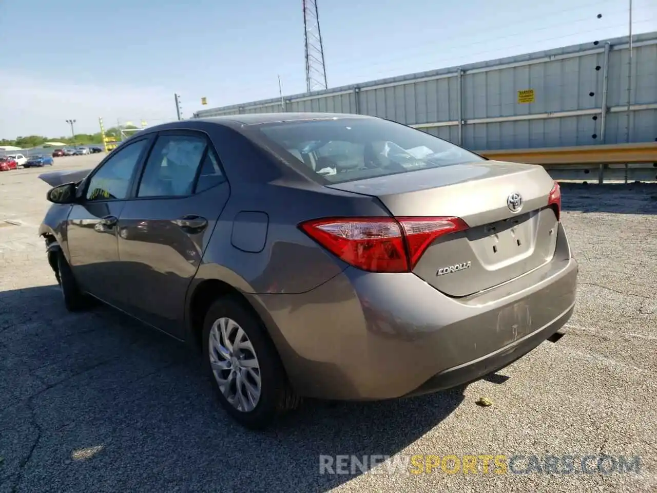 3 Photograph of a damaged car 2T1BURHE0KC215873 TOYOTA COROLLA 2019