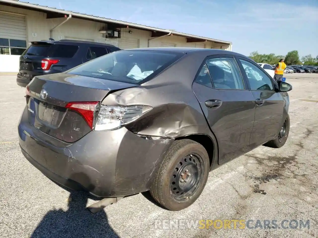 4 Photograph of a damaged car 2T1BURHE0KC215873 TOYOTA COROLLA 2019