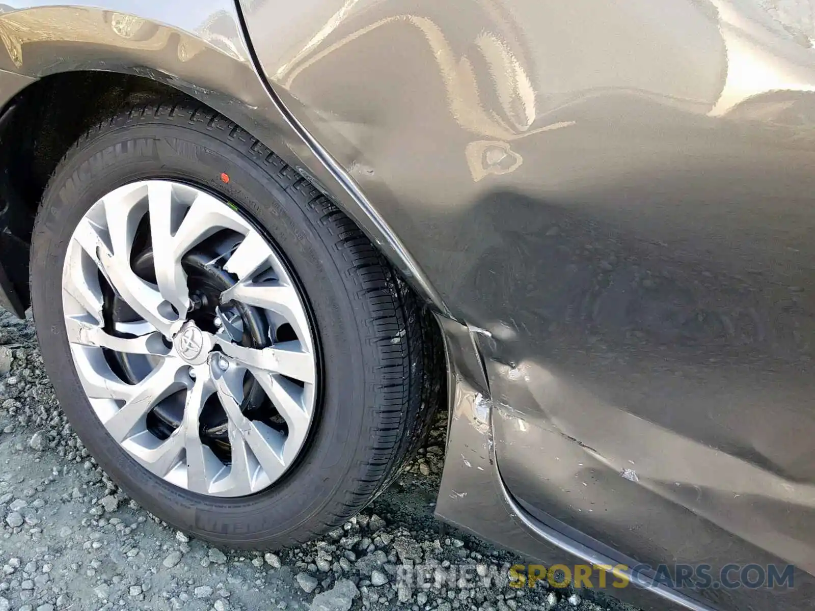 9 Photograph of a damaged car 2T1BURHE0KC215954 TOYOTA COROLLA 2019