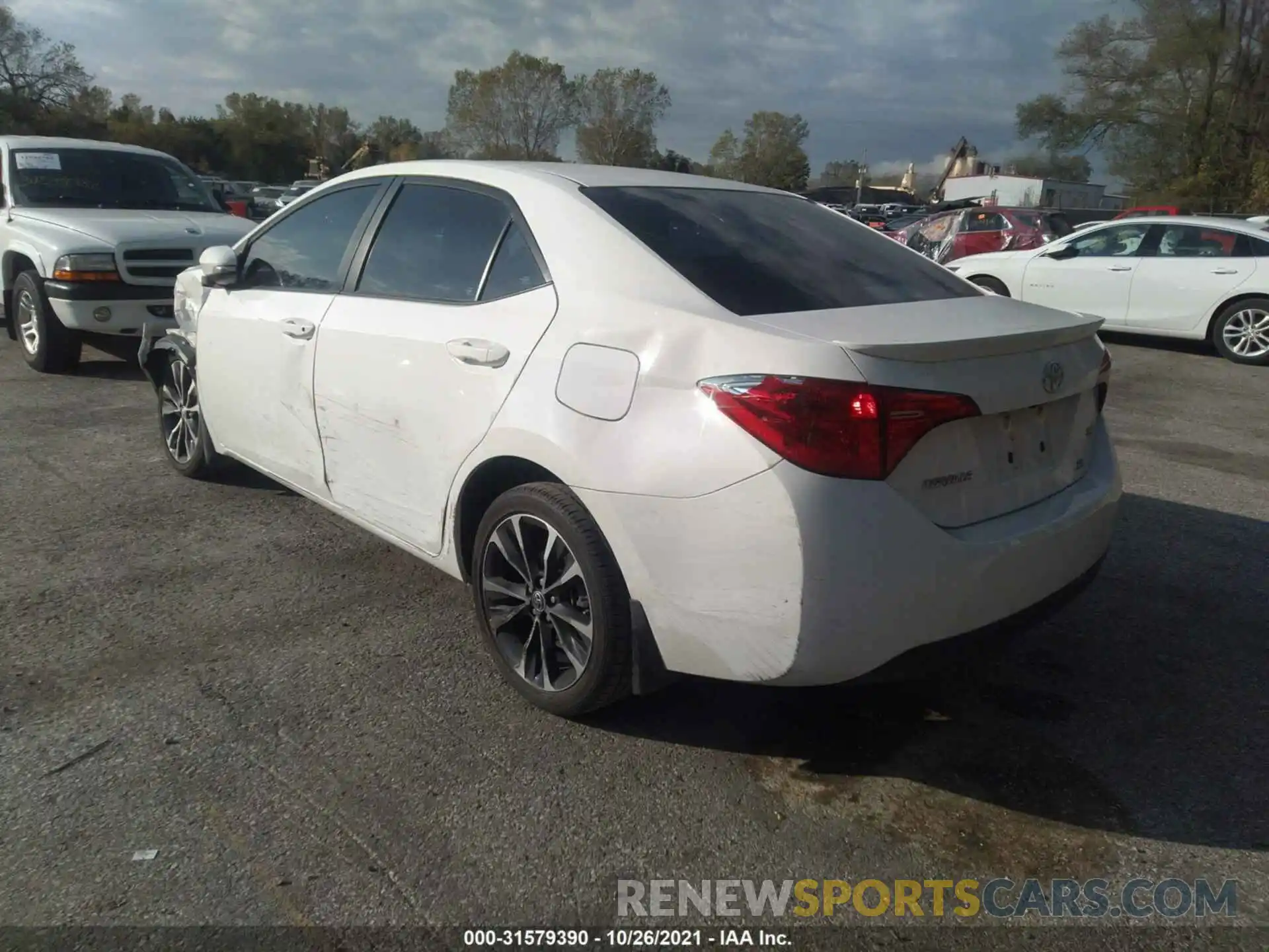 3 Photograph of a damaged car 2T1BURHE0KC215985 TOYOTA COROLLA 2019