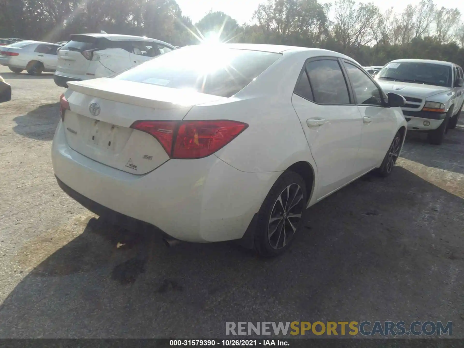 4 Photograph of a damaged car 2T1BURHE0KC215985 TOYOTA COROLLA 2019