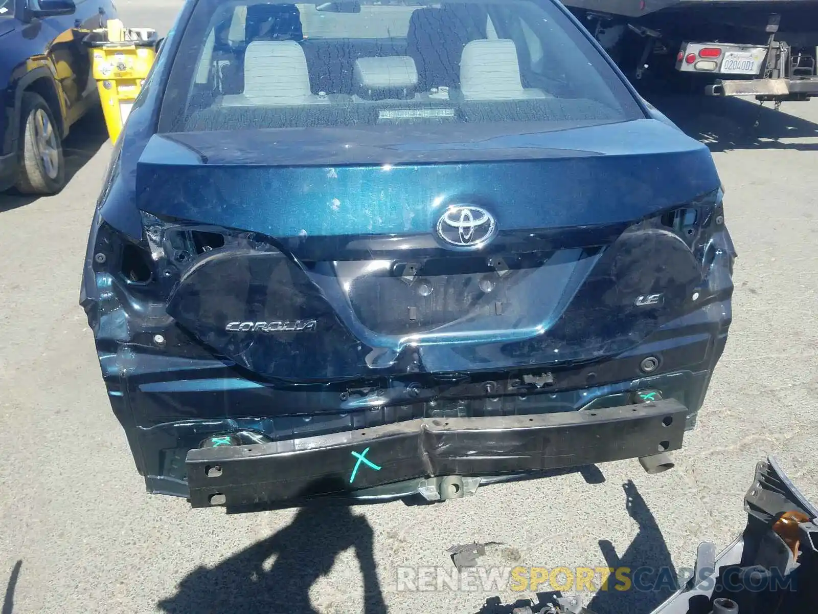 9 Photograph of a damaged car 2T1BURHE0KC217395 TOYOTA COROLLA 2019