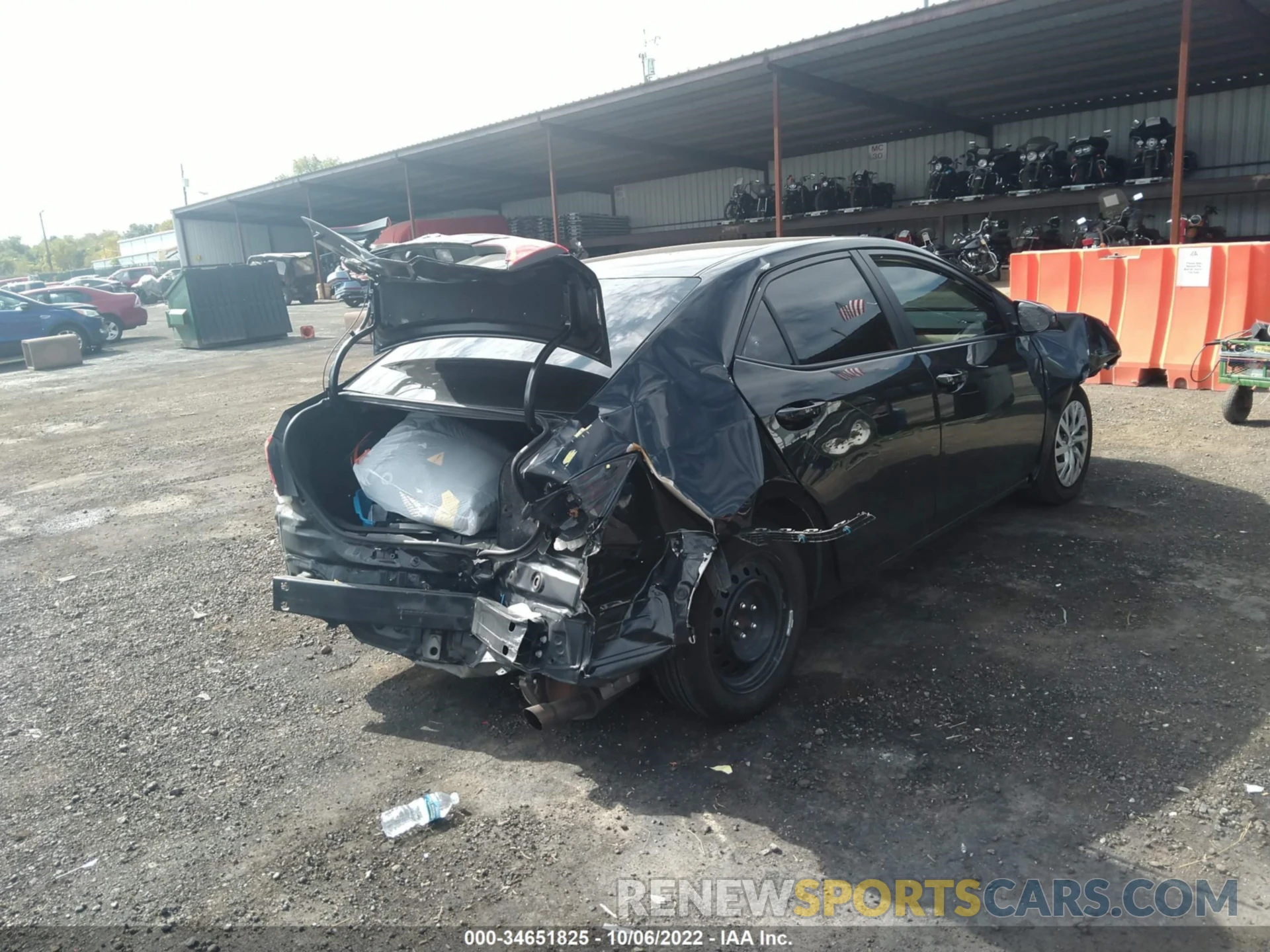 4 Photograph of a damaged car 2T1BURHE0KC220104 TOYOTA COROLLA 2019