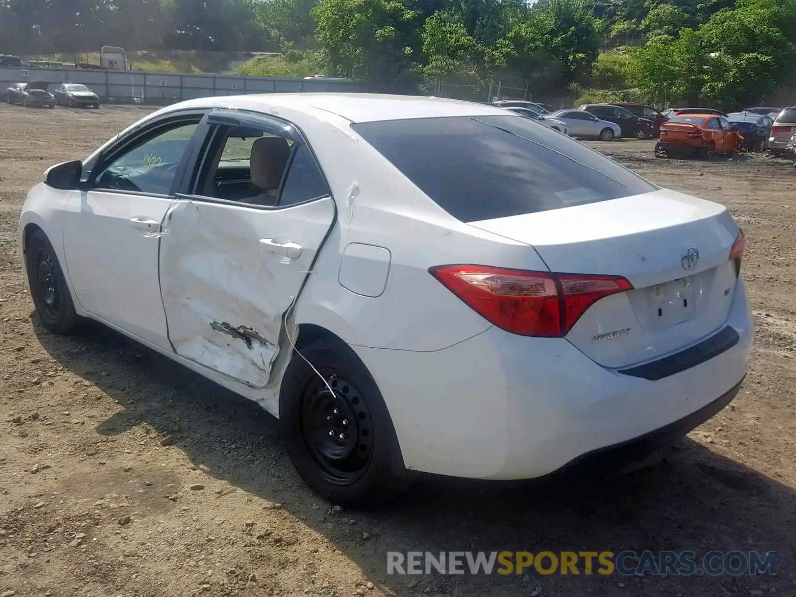 3 Photograph of a damaged car 2T1BURHE0KC221138 TOYOTA COROLLA 2019