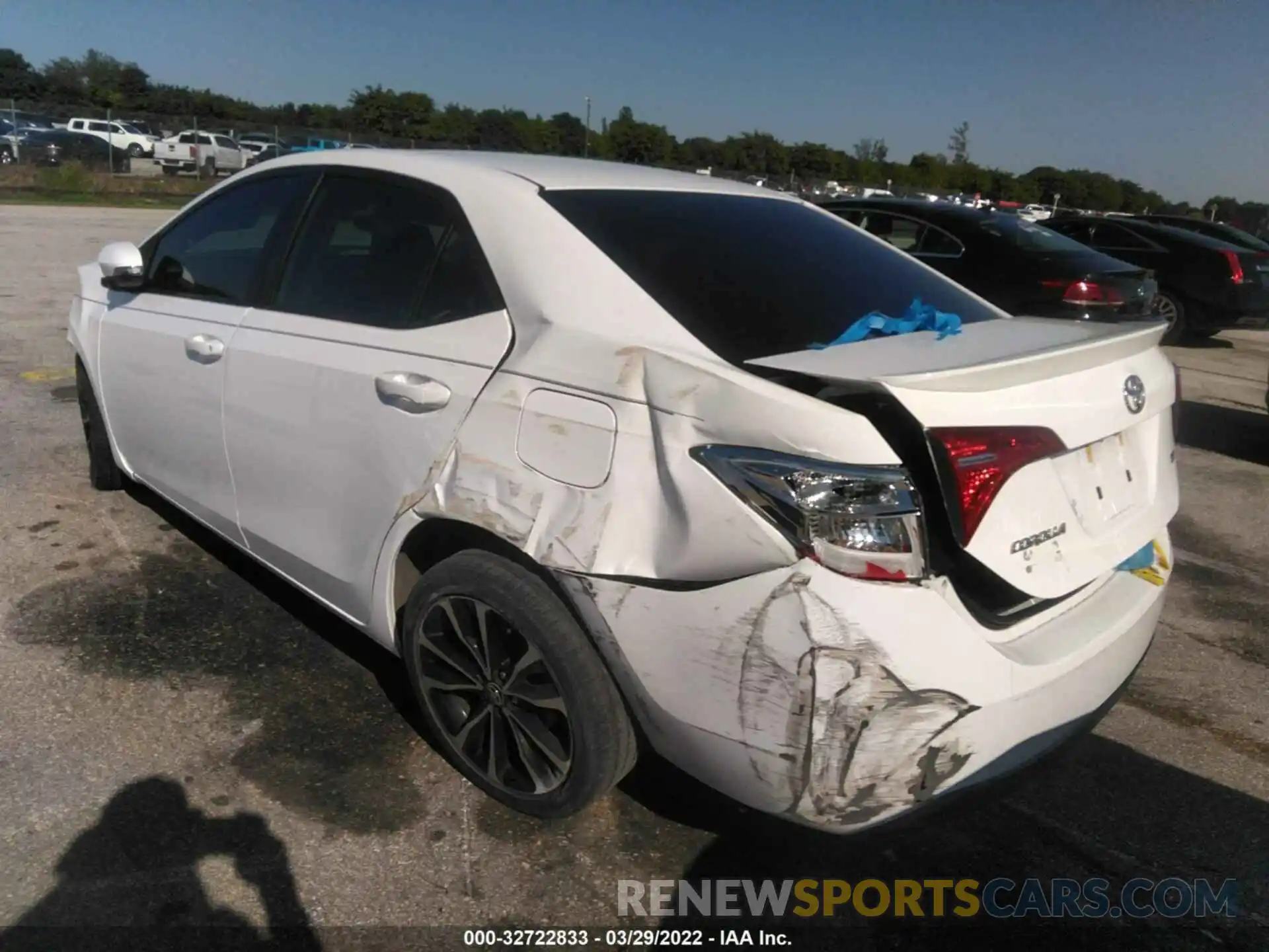 3 Photograph of a damaged car 2T1BURHE0KC221222 TOYOTA COROLLA 2019