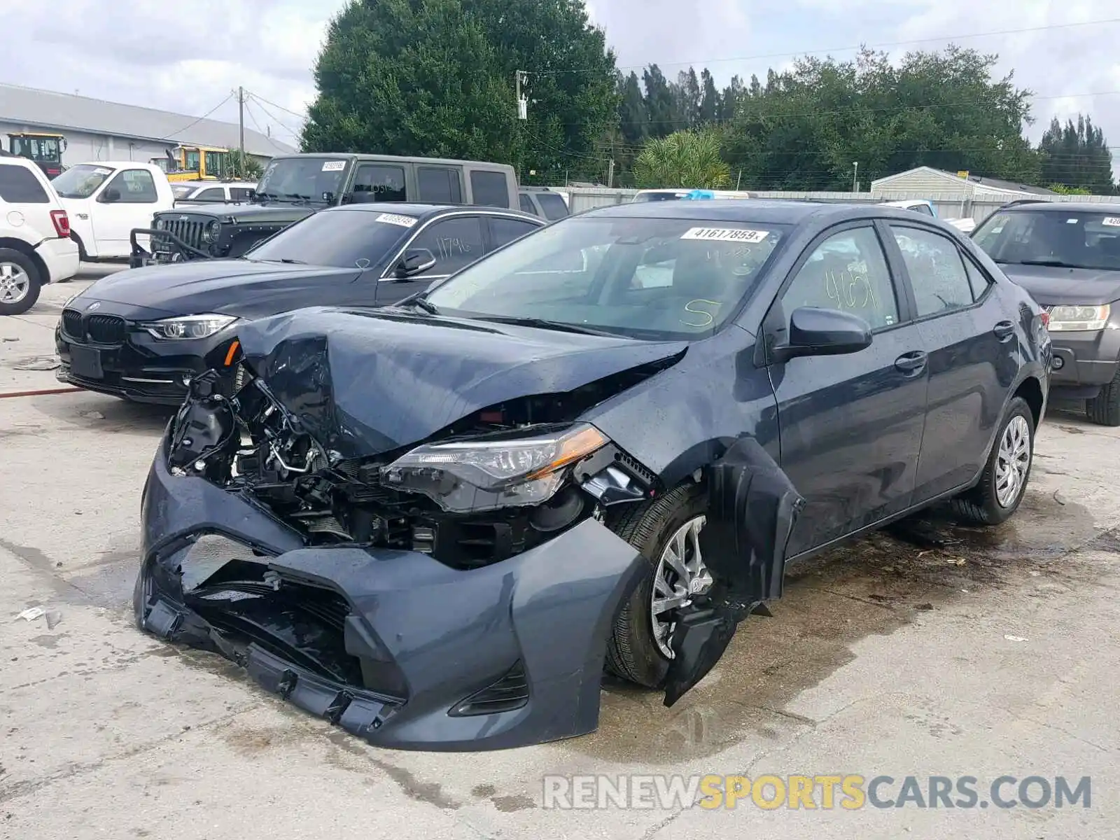 2 Photograph of a damaged car 2T1BURHE0KC221303 TOYOTA COROLLA 2019