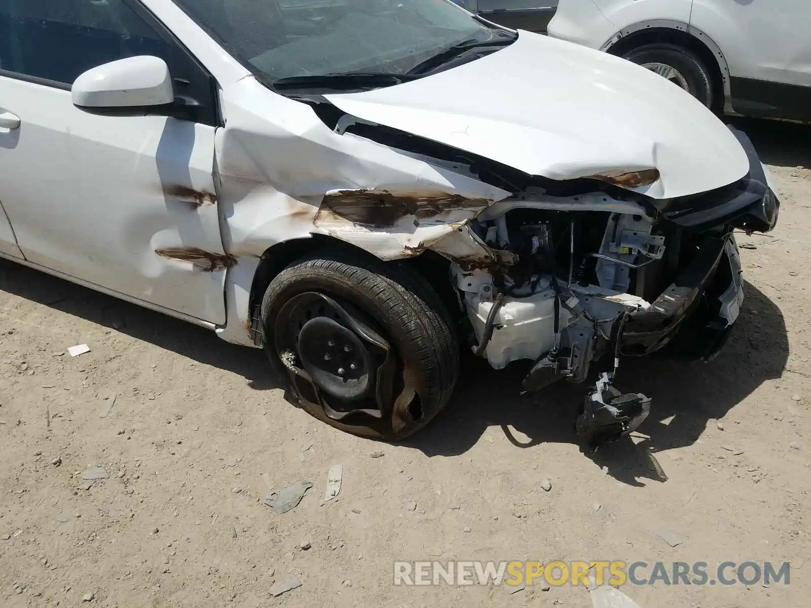 9 Photograph of a damaged car 2T1BURHE0KC222273 TOYOTA COROLLA 2019