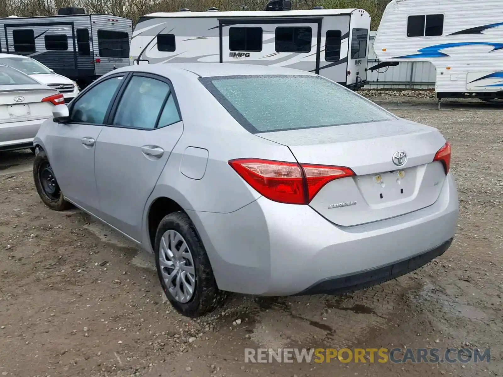 3 Photograph of a damaged car 2T1BURHE0KC223231 TOYOTA COROLLA 2019