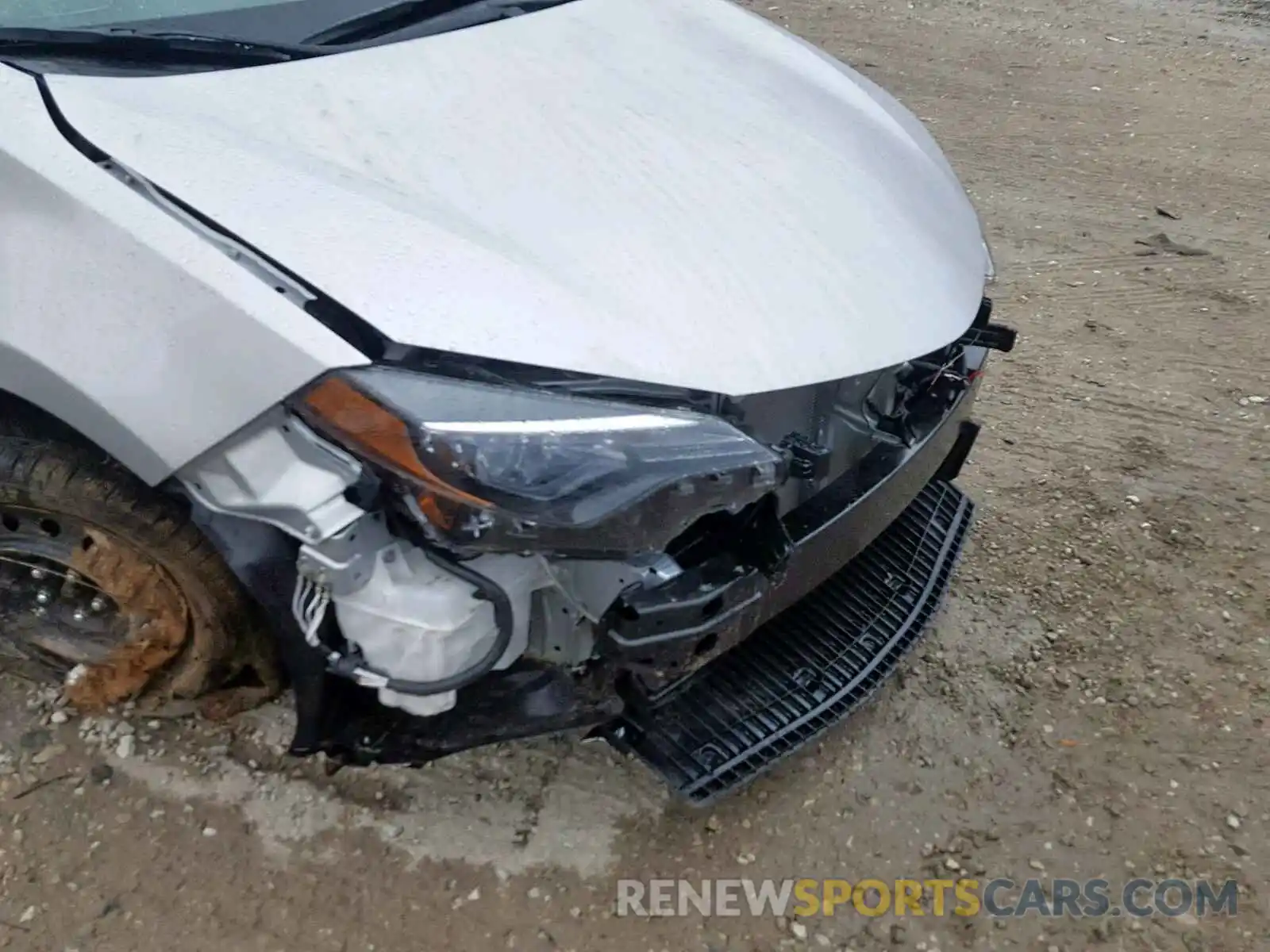 9 Photograph of a damaged car 2T1BURHE0KC223231 TOYOTA COROLLA 2019