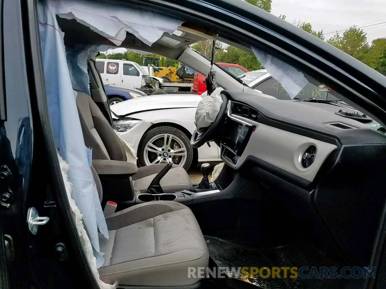 5 Photograph of a damaged car 2T1BURHE0KC223312 TOYOTA COROLLA 2019