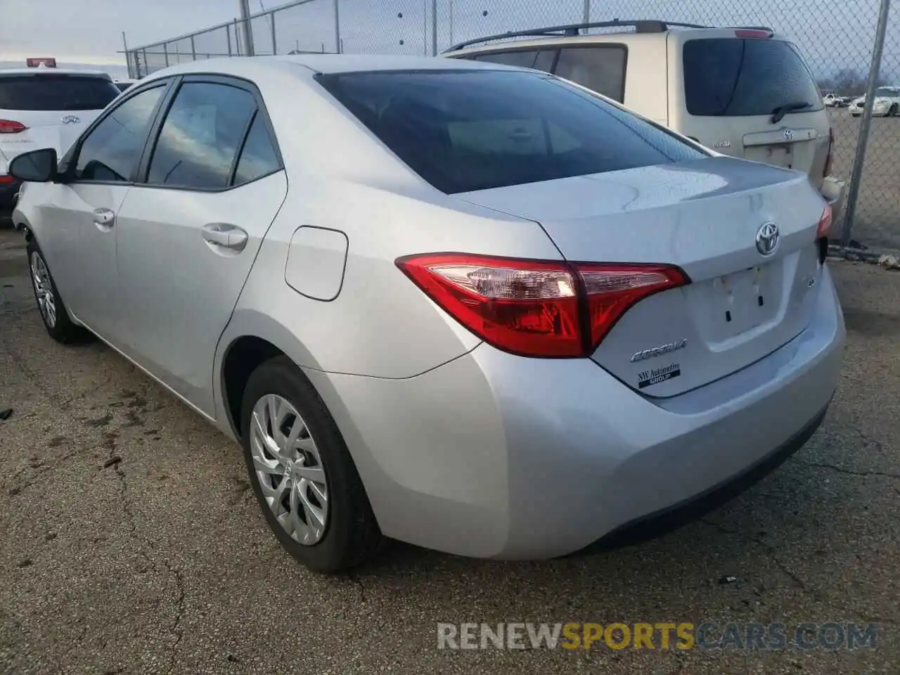 3 Photograph of a damaged car 2T1BURHE0KC224251 TOYOTA COROLLA 2019