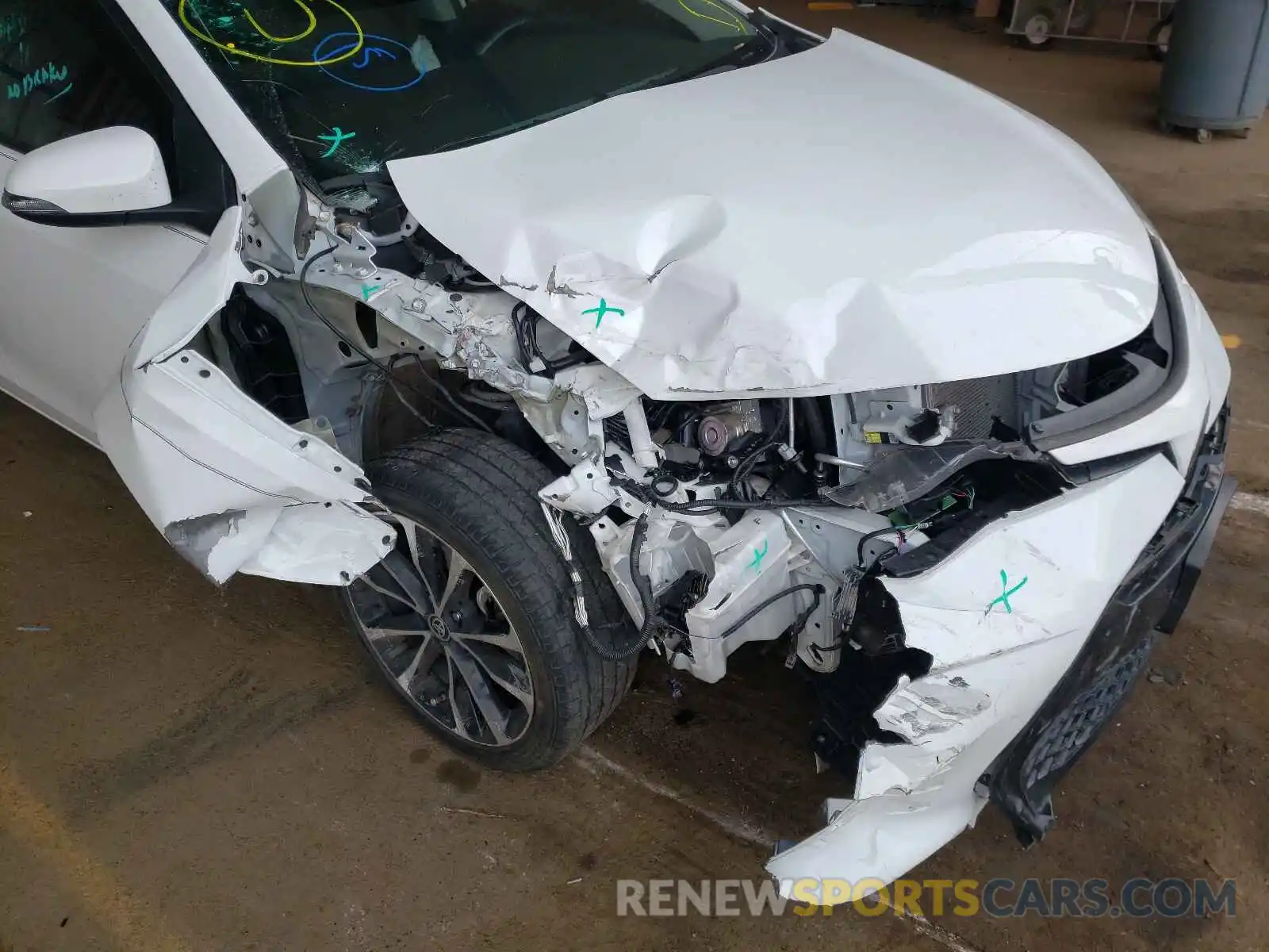 9 Photograph of a damaged car 2T1BURHE0KC224802 TOYOTA COROLLA 2019