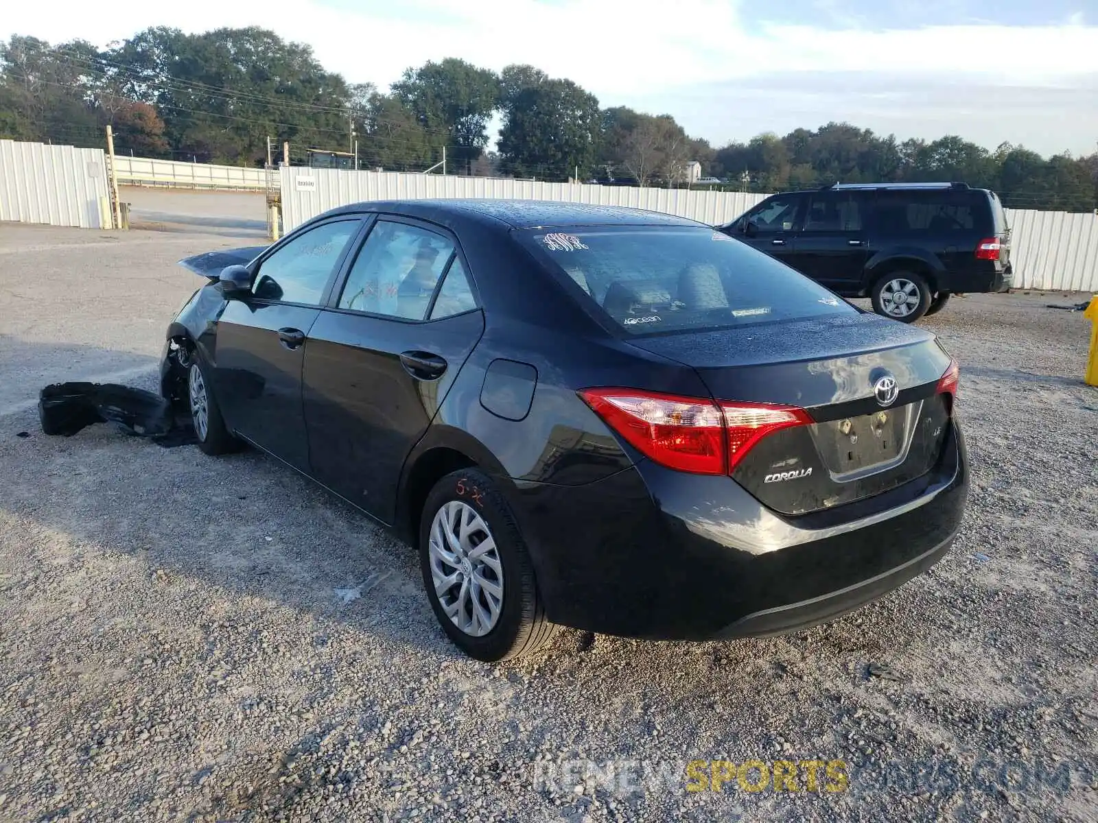 3 Photograph of a damaged car 2T1BURHE0KC226582 TOYOTA COROLLA 2019