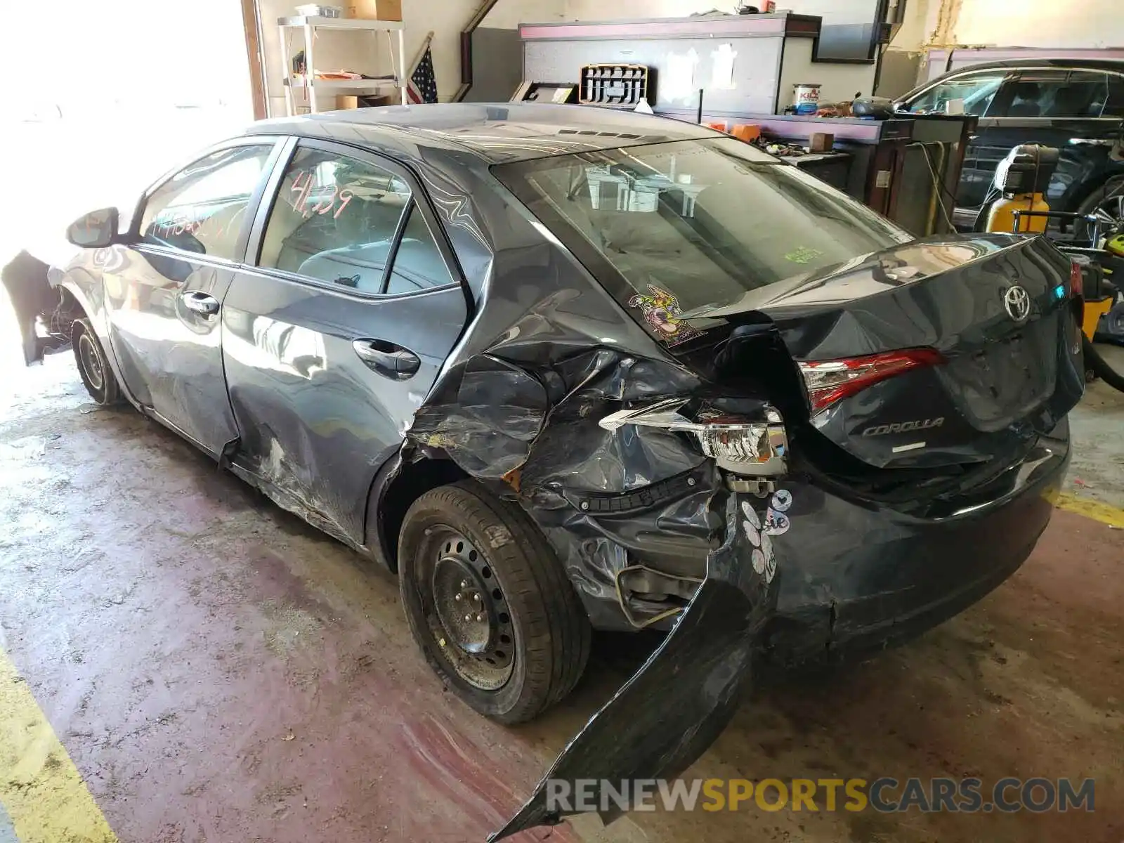 3 Photograph of a damaged car 2T1BURHE0KC227201 TOYOTA COROLLA 2019