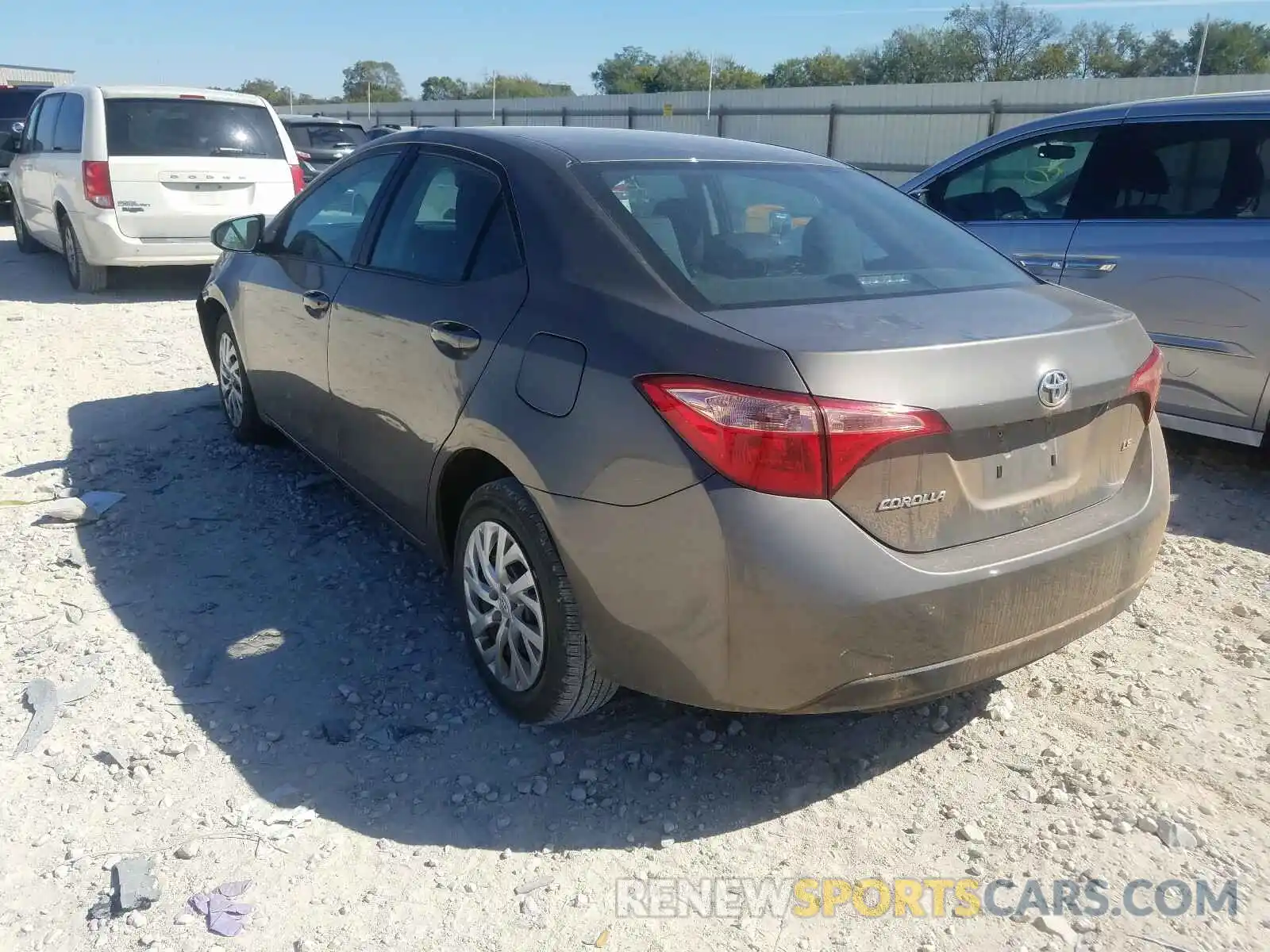 3 Photograph of a damaged car 2T1BURHE0KC229692 TOYOTA COROLLA 2019